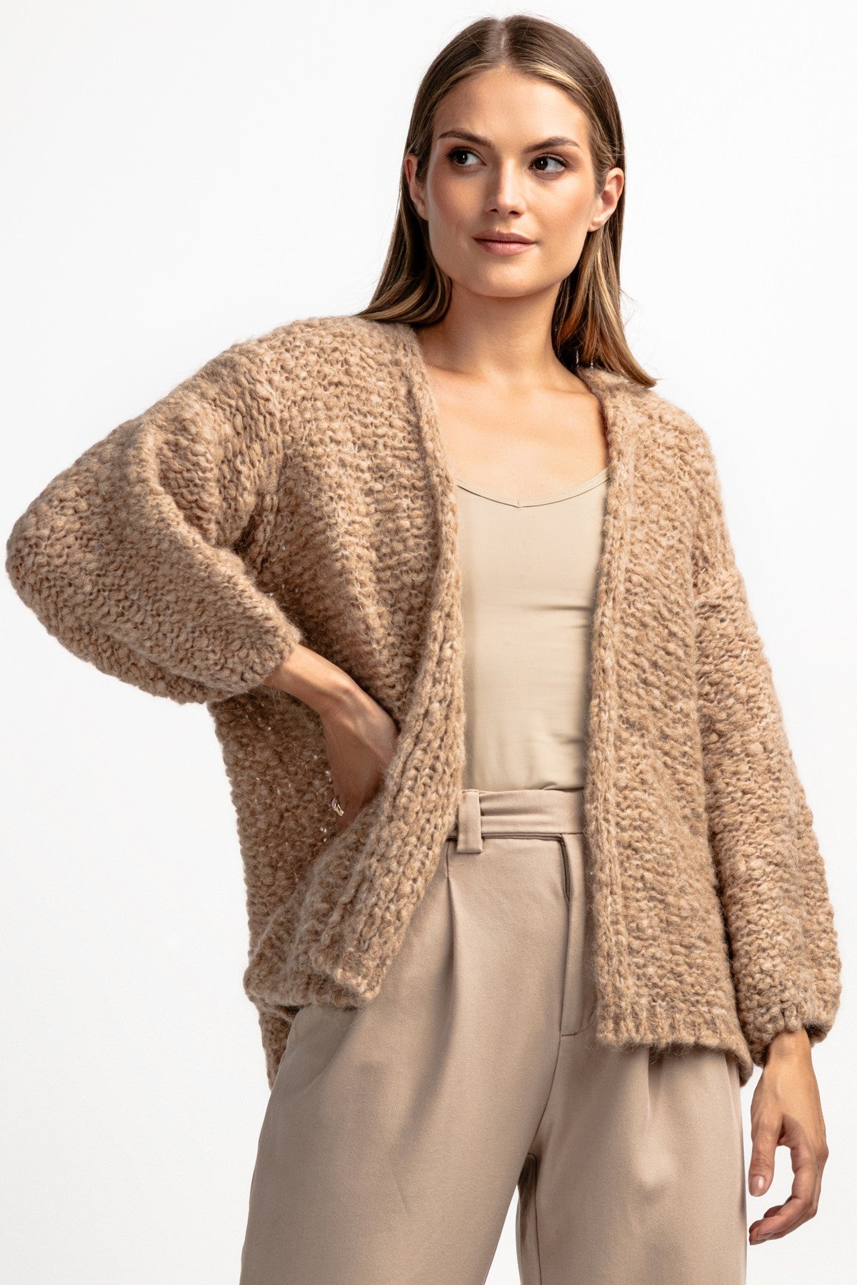 Kardigan z niefarbowanej wełny alpaki mocca - 1