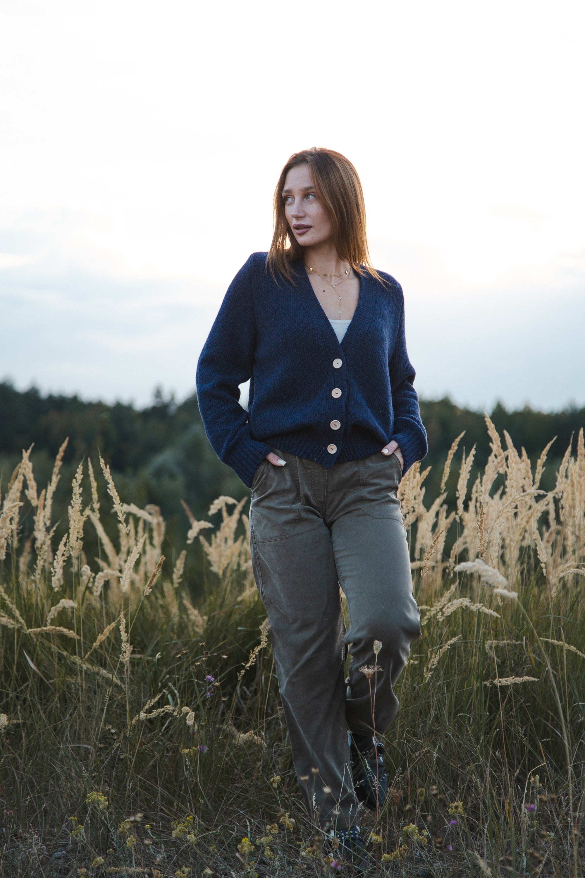 Kardigan z wełny merynos zapinany granat granatowy - 1