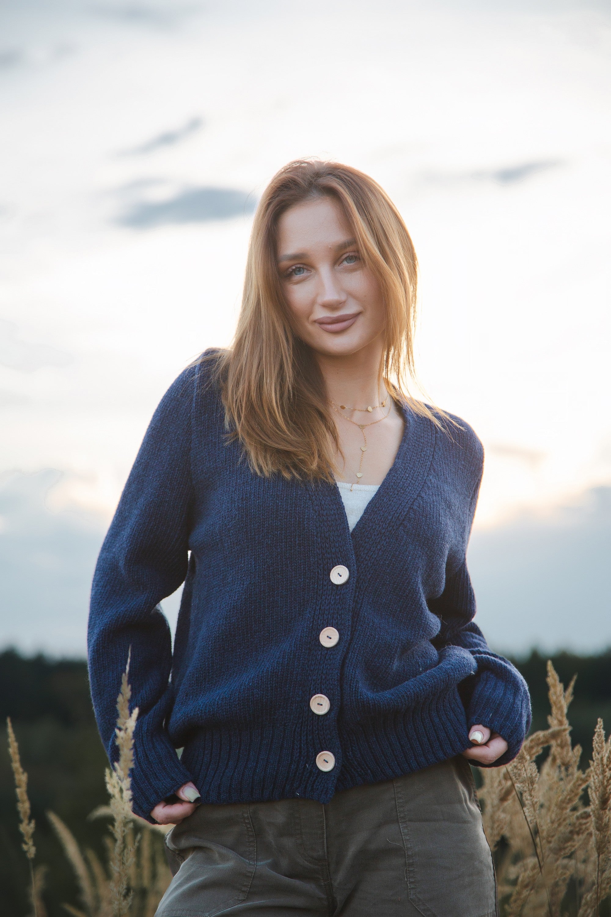 Kardigan z wełny merynos zapinany granat granatowy - 12