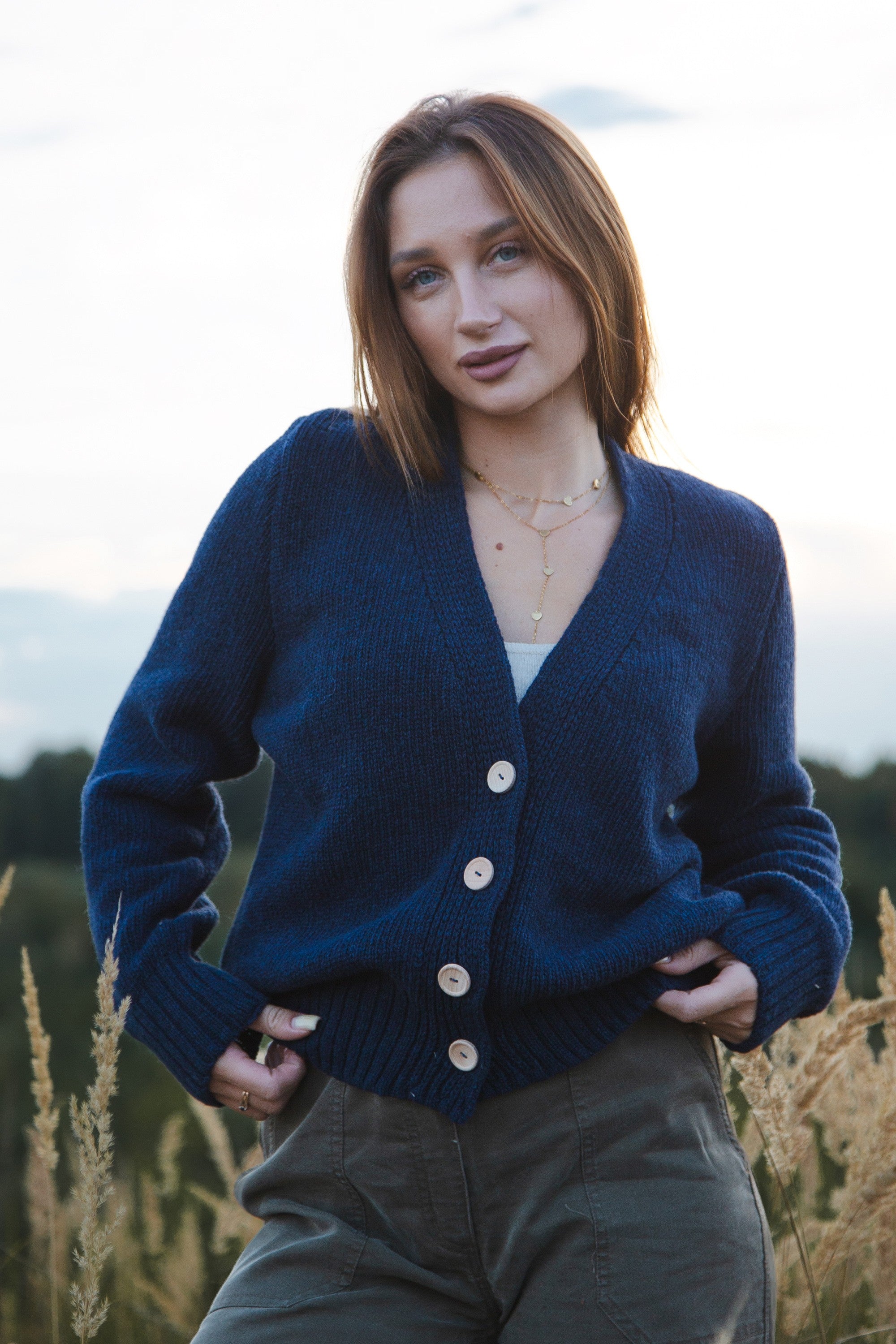 Kardigan z wełny merynos zapinany granat granatowy - 6