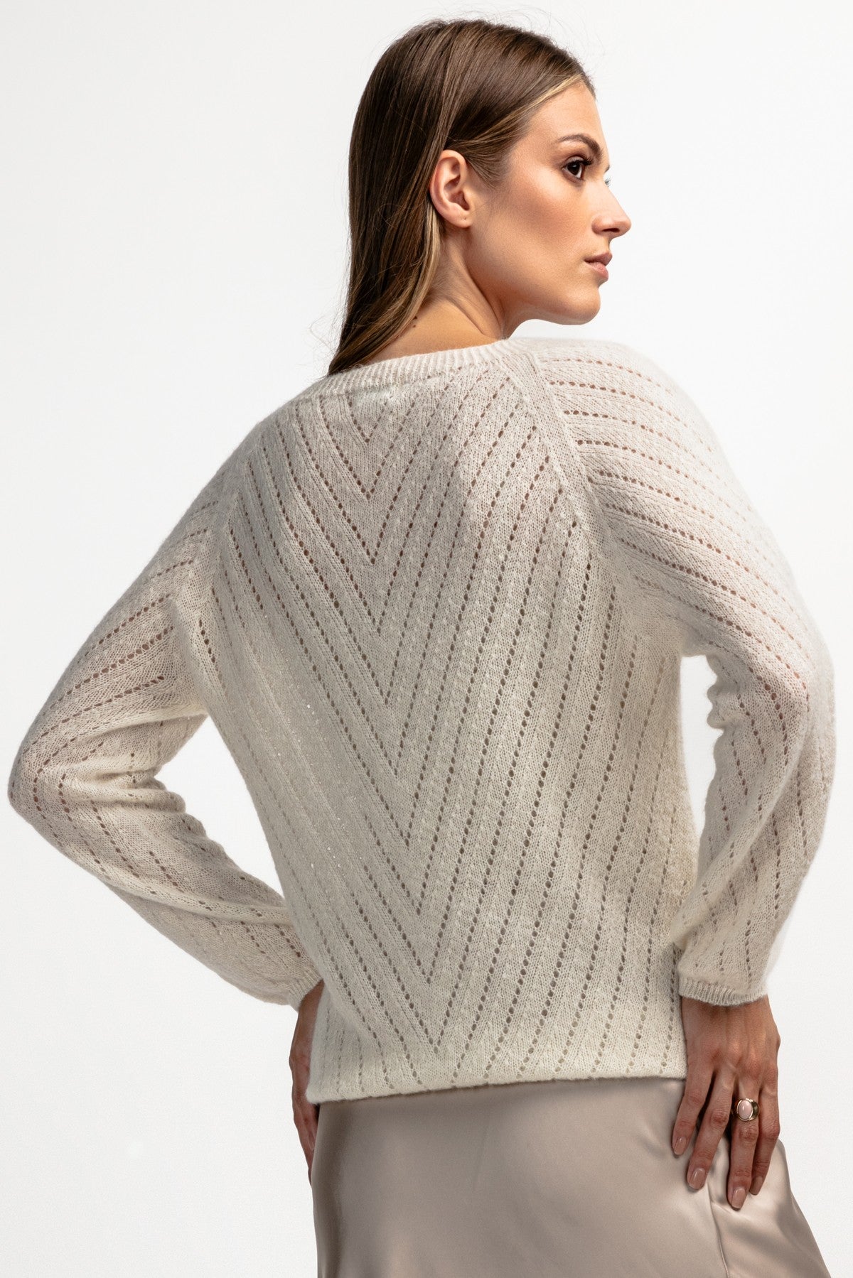 Klasyczny sweter z jedwabiu i wełny alpaki ecru - 3