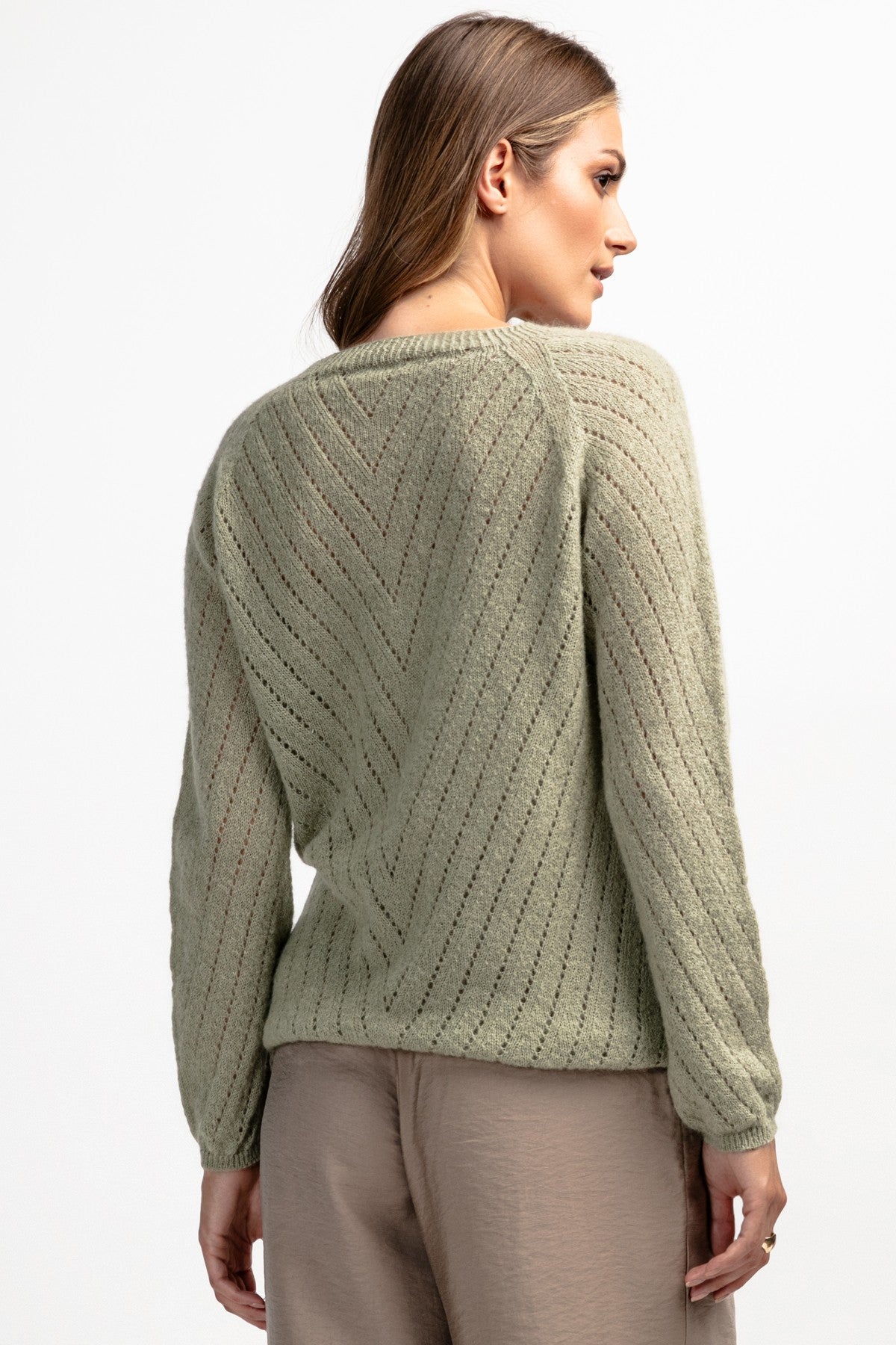 Klasyczny sweter z jedwabiu i wełny alpaki pistacjowy - 4