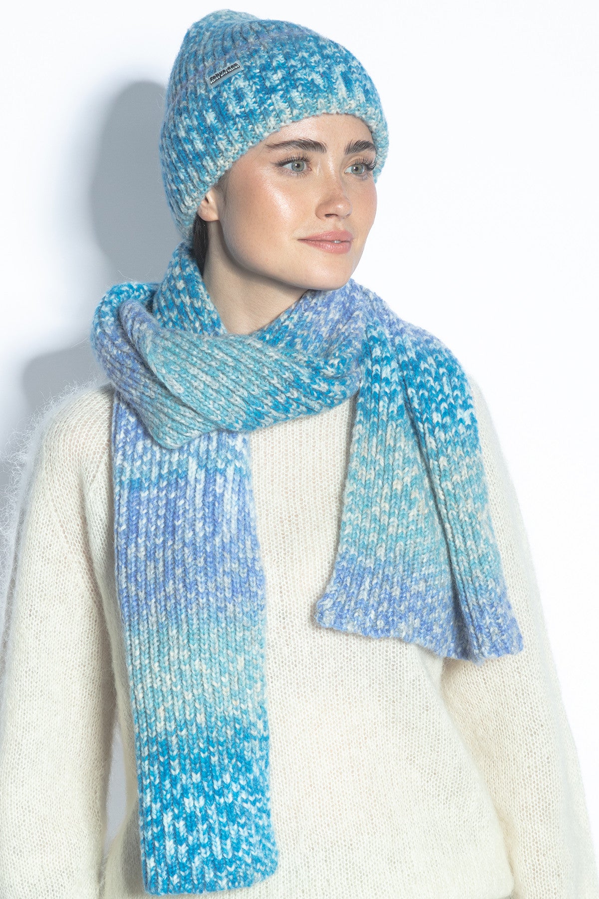 KOMPLET Z WEŁNY ALPAKI CZAPKA I SZAL niebieski - 8