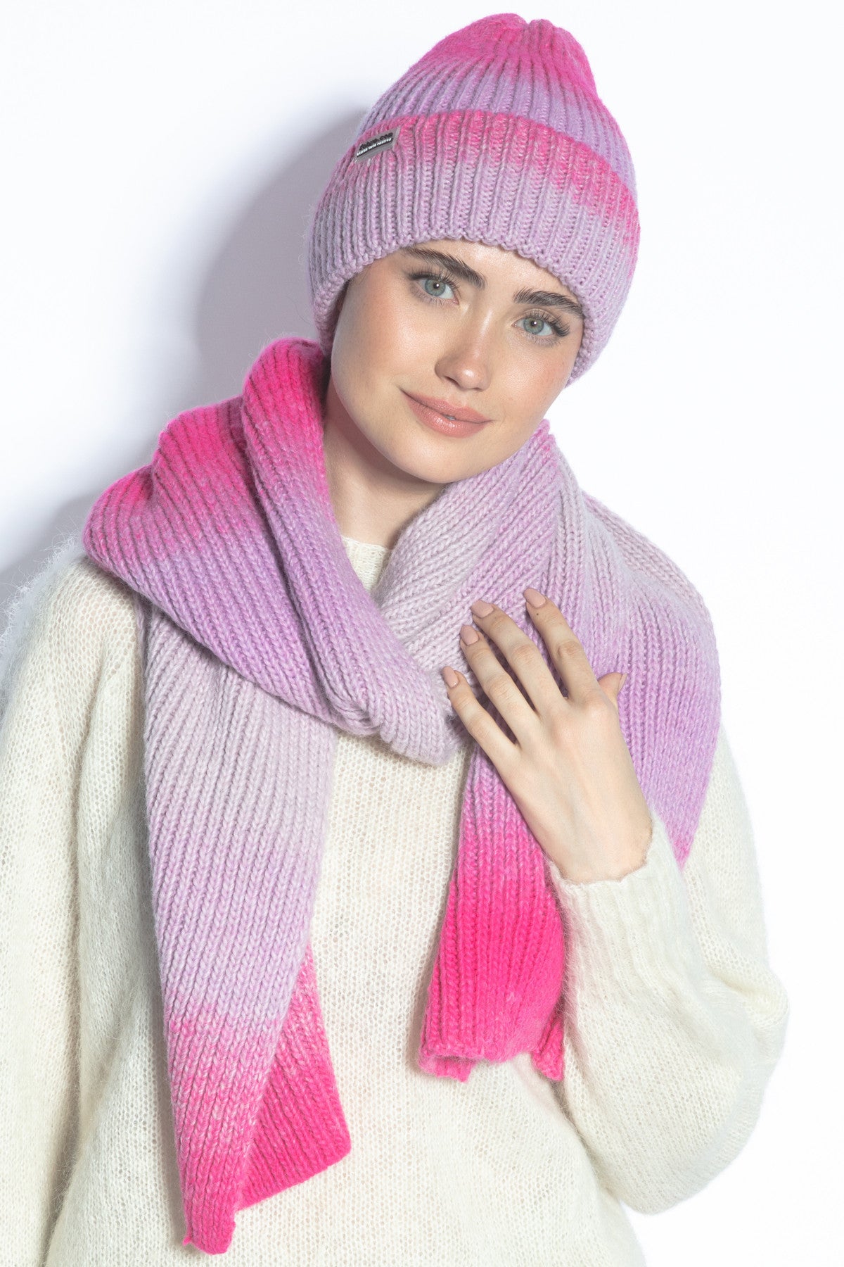 wełniany komplet czapka i szal różowy - 4