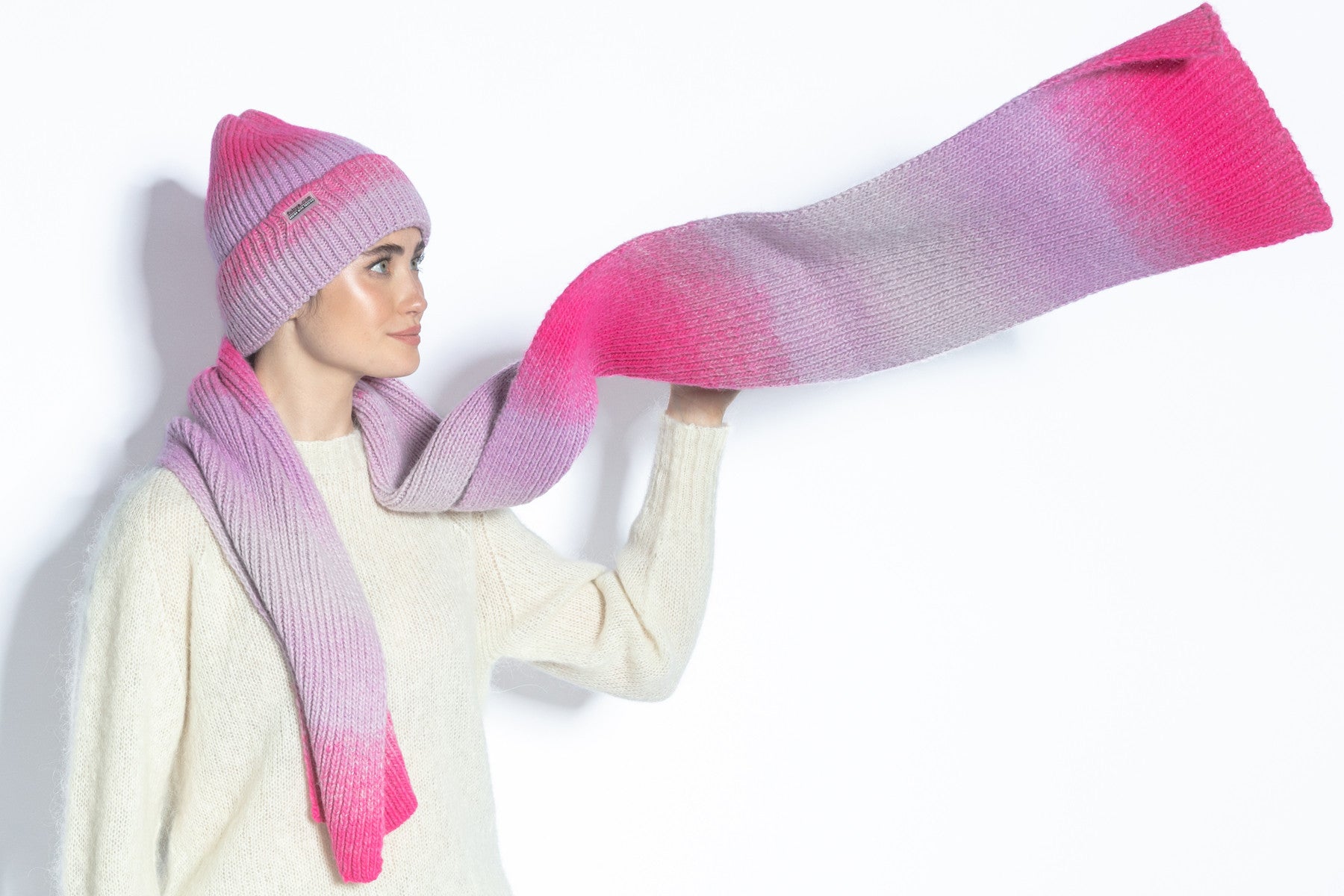 wełniany komplet czapka i szal różowy - 6