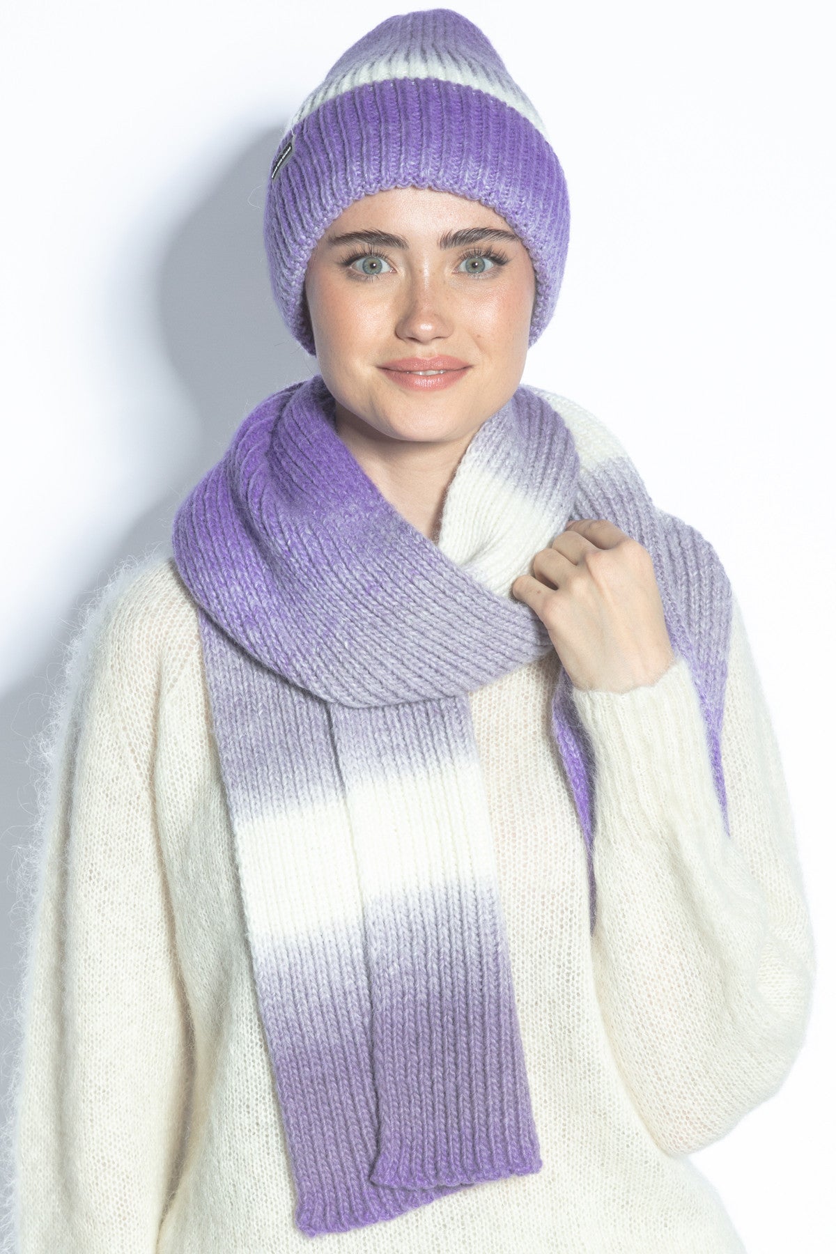 WEŁNIANY KOMPLET CZAPKA I SZAL fioletowy - 3