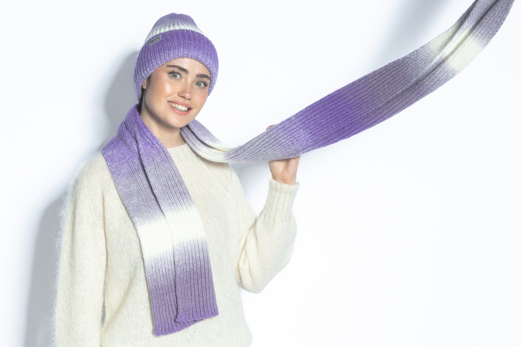 WEŁNIANY KOMPLET CZAPKA I SZAL fioletowy - 5