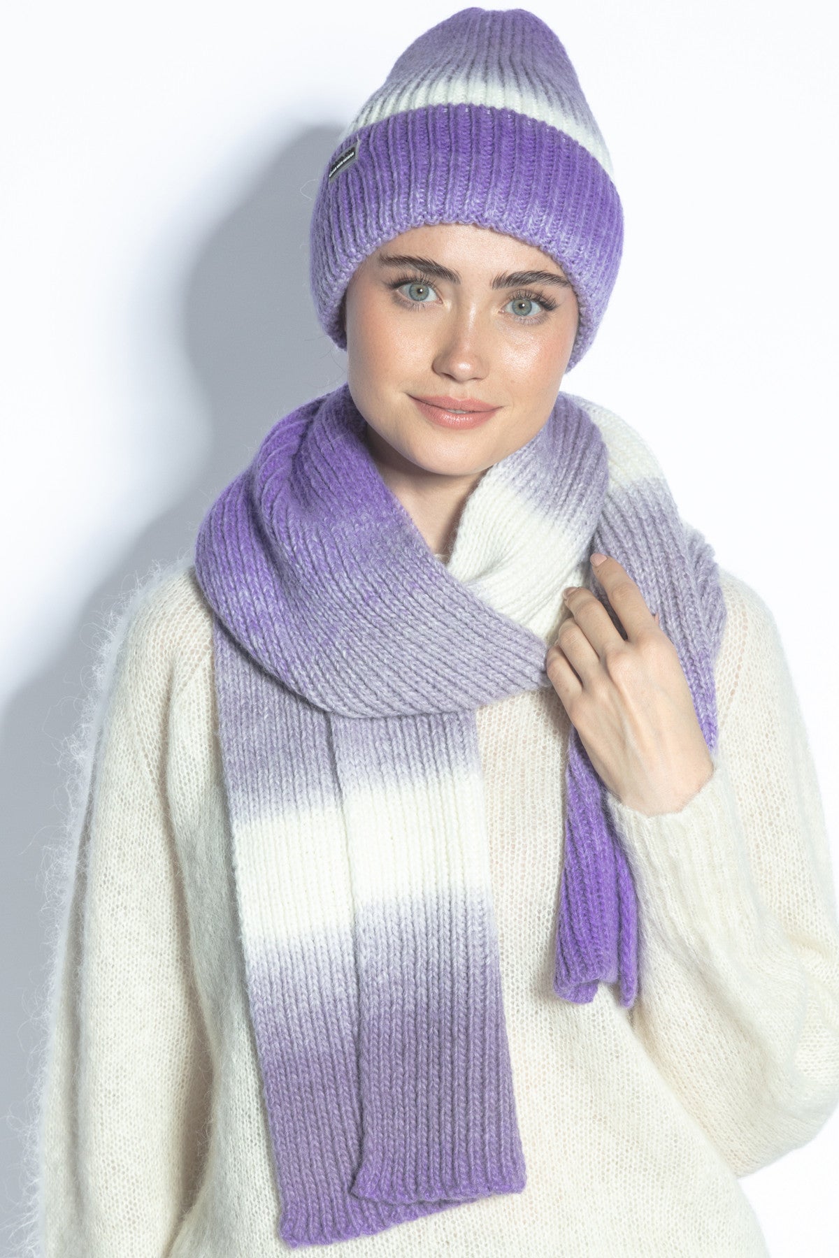 WEŁNIANY KOMPLET CZAPKA I SZAL fioletowy - 4
