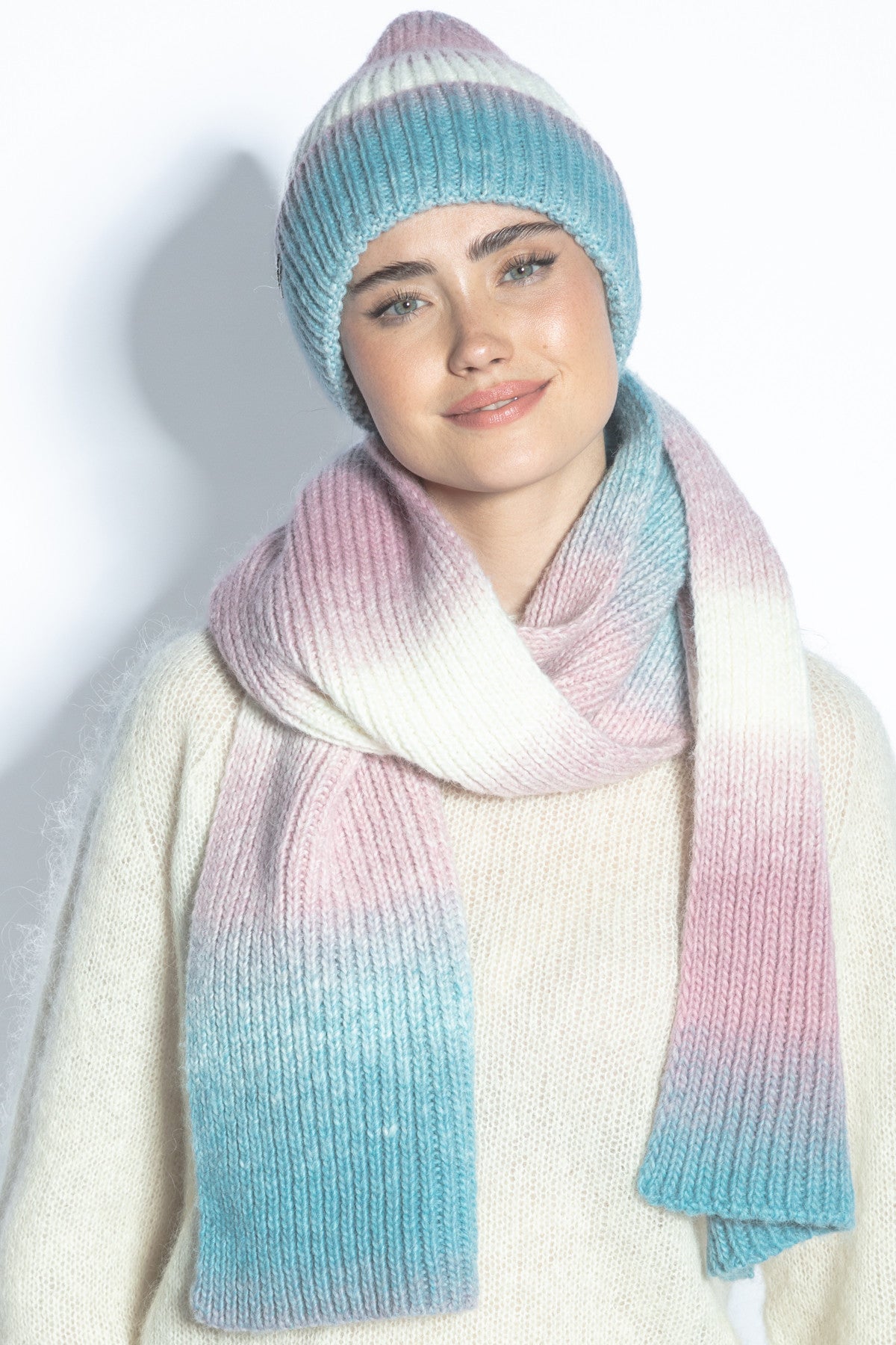 WEŁNIANY KOMPLET CZAPKA I SZAL różowy - 4