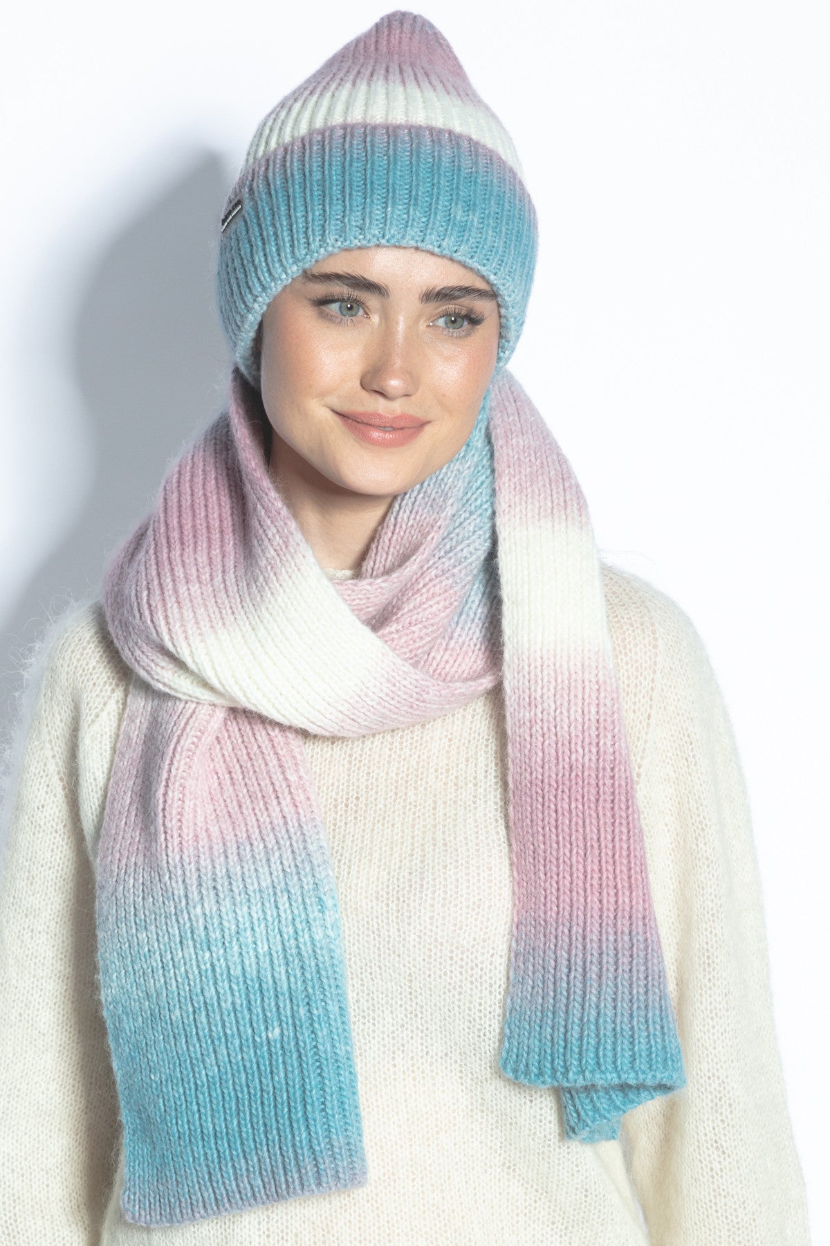 WEŁNIANY KOMPLET CZAPKA I SZAL różowy - 2