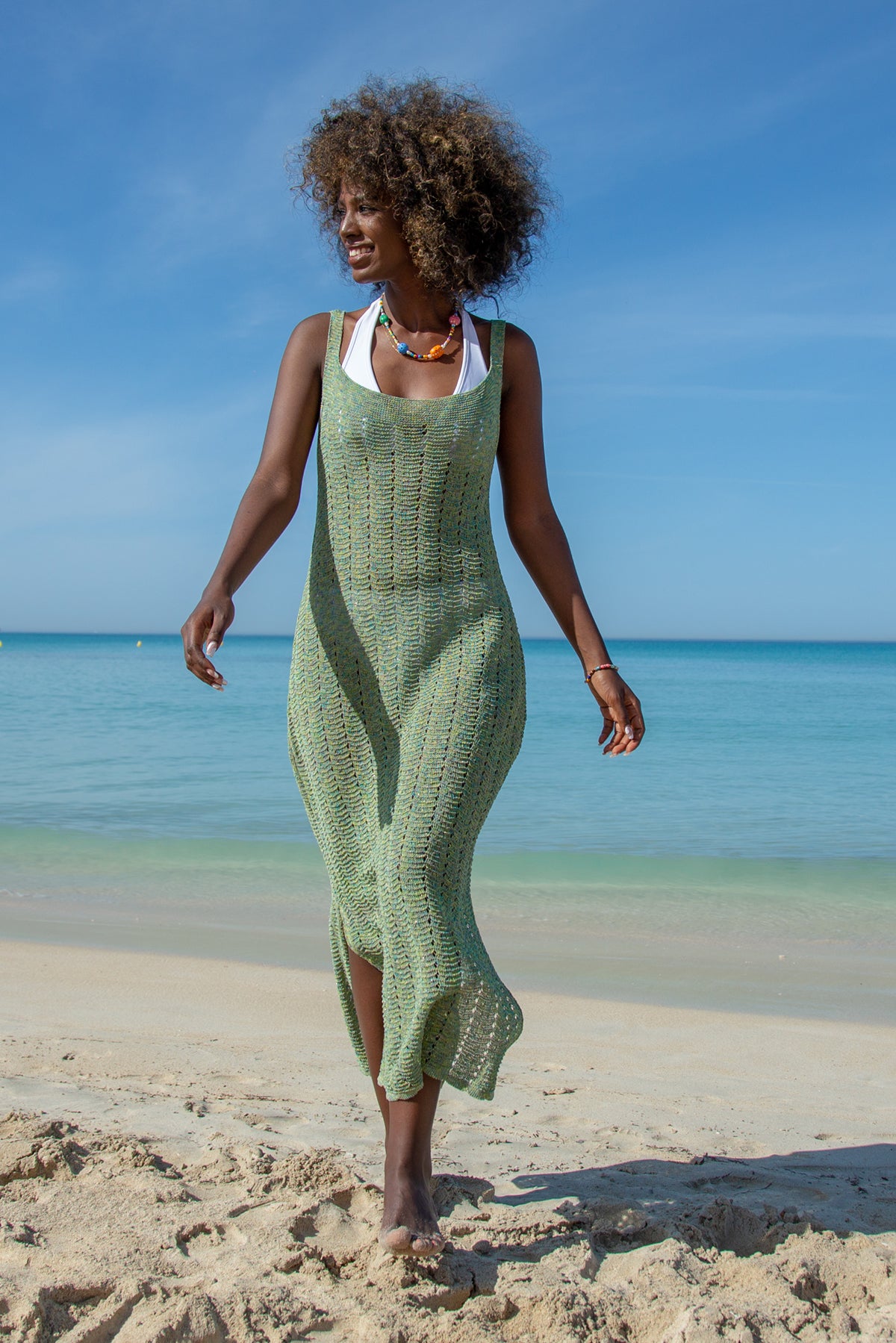 Letnia błyszcząca sukienka na ramiączka perydot - 8