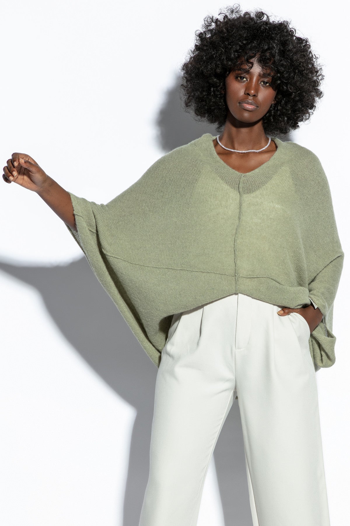 Luźny elegancki jedwabny sweter narzutka pistacjowy - 2