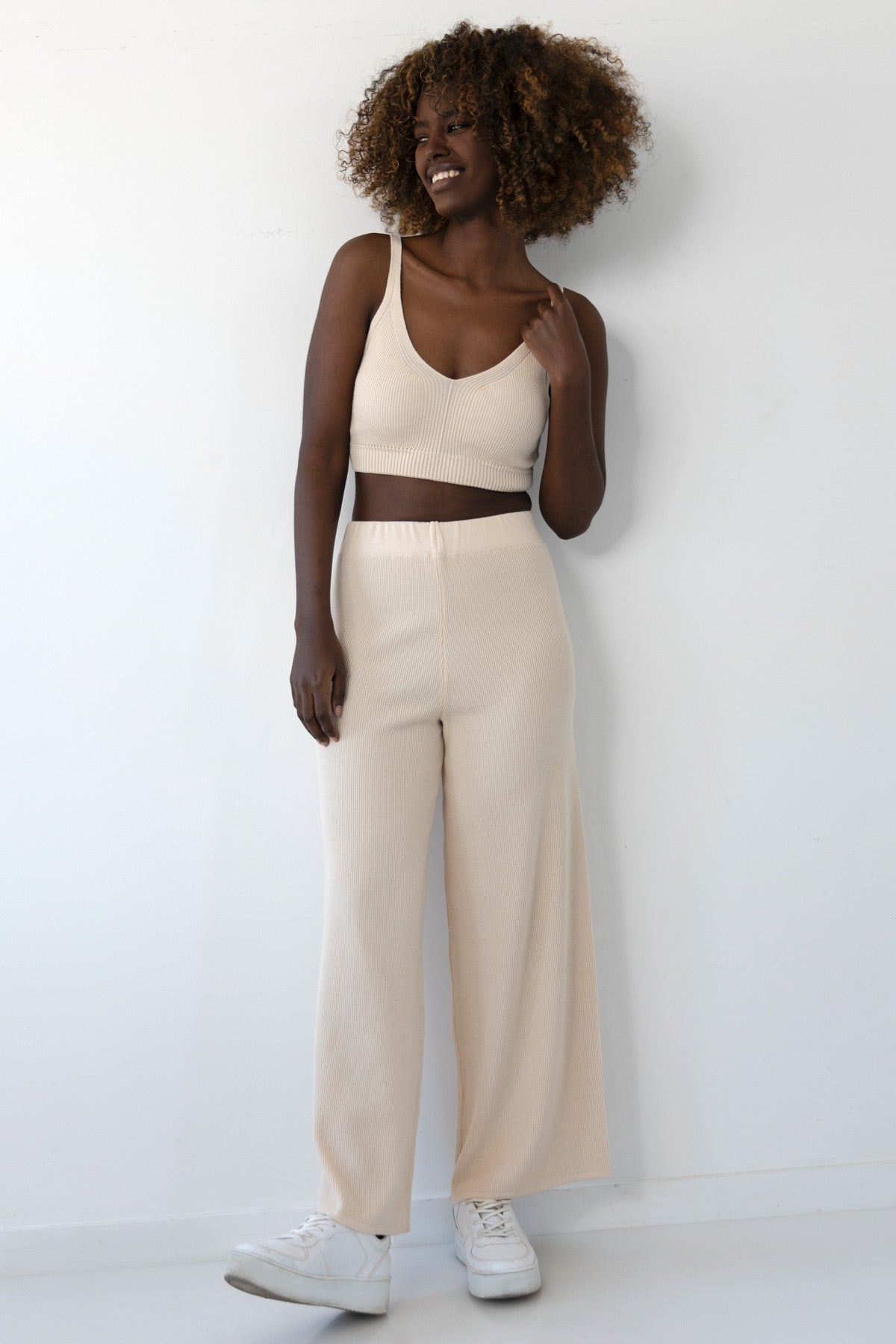 Spodnie prążkowane beżowy - 3