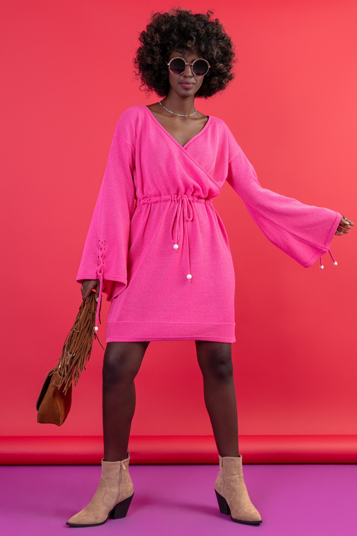 Sukienka kopertowa w stylu boho amarant różowy - 4