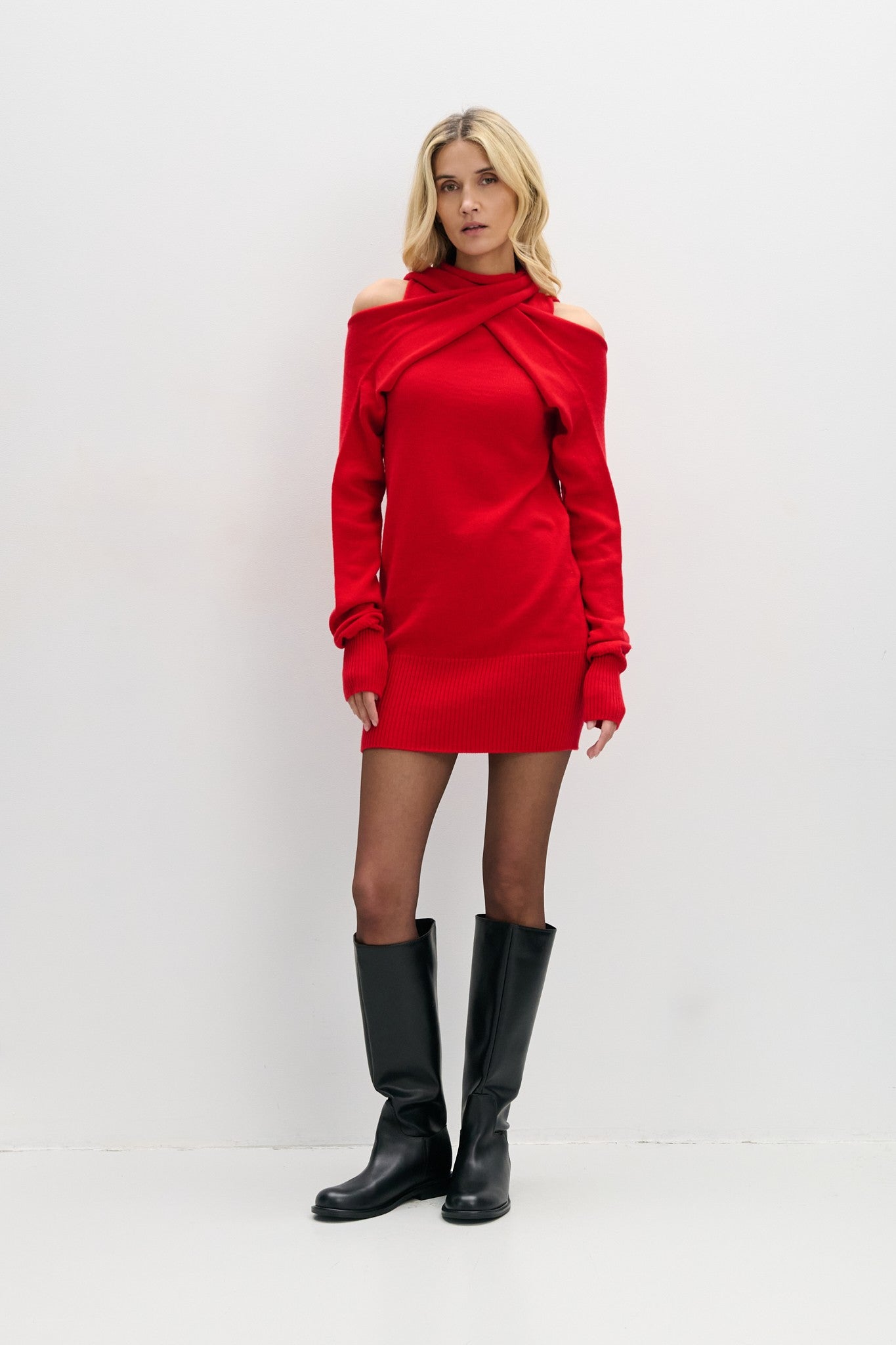 Sukienka sweter z wełny merynos Endless Form czerwony - 2