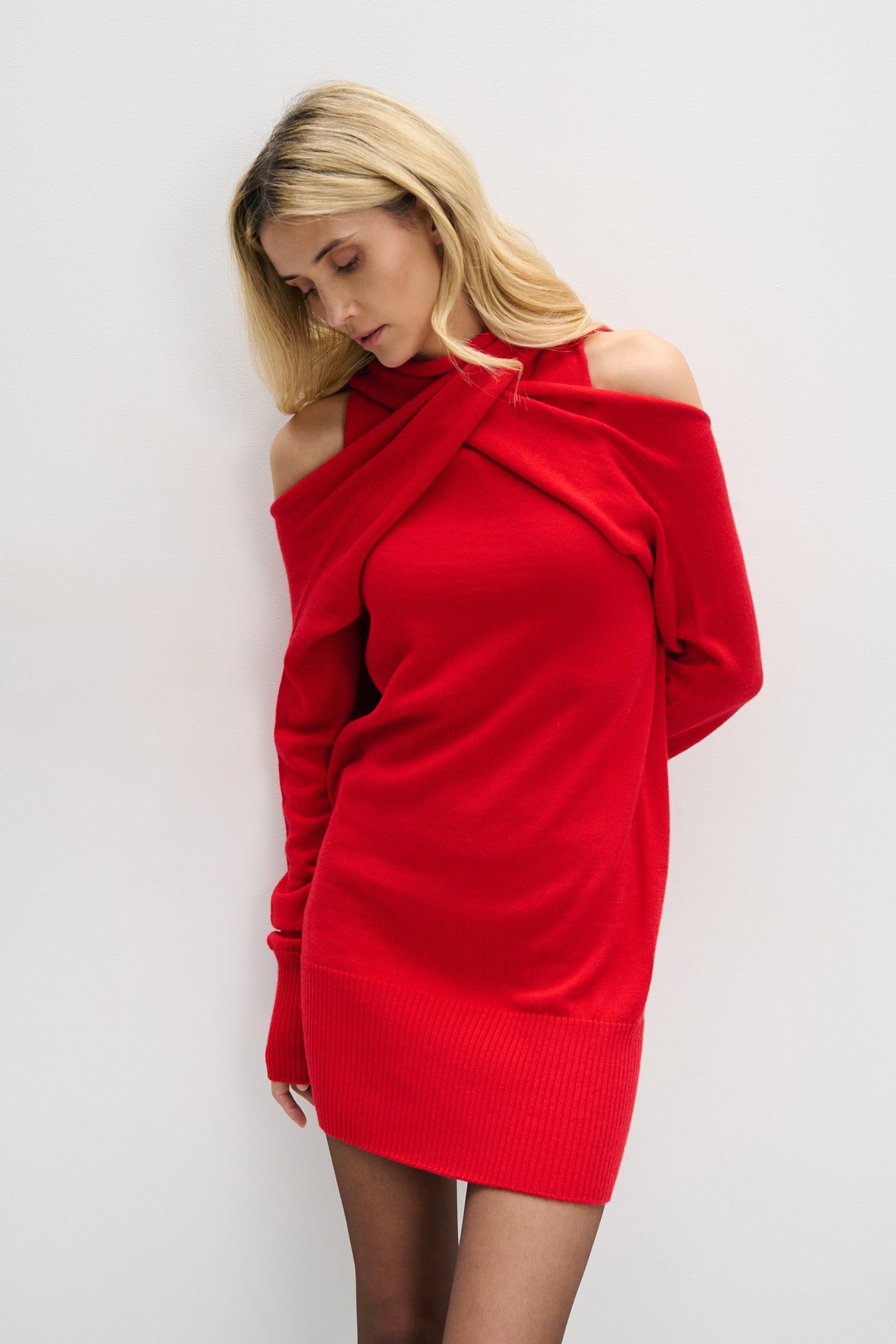Sukienka sweter z wełny merynos Endless Form czerwony - 7