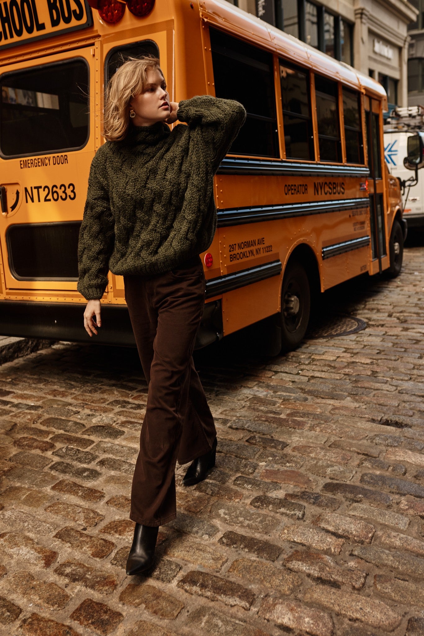 Sweter wełniany gruby z warkoczowym splotem oliwkowy - 3