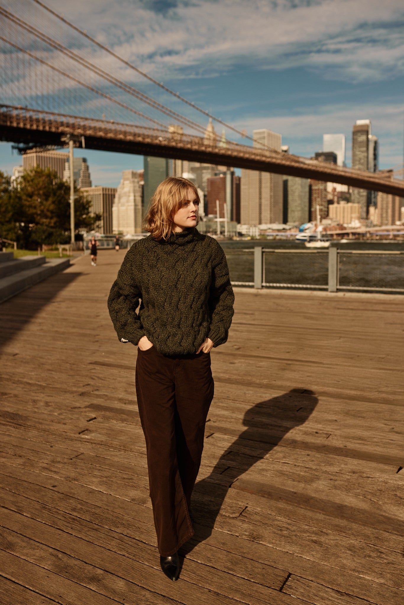 Sweter wełniany gruby z warkoczowym splotem oliwkowy - 5