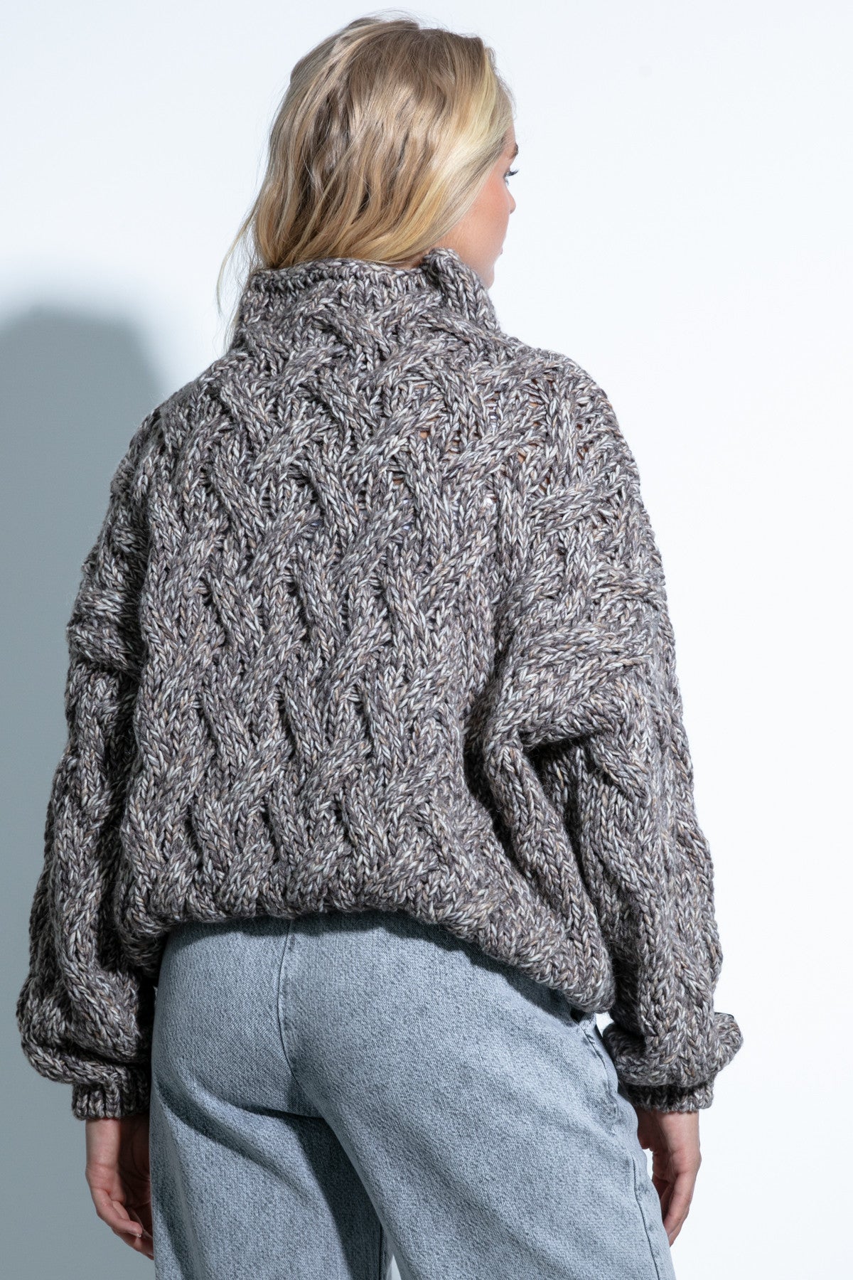 Sweter wełniany o grubym splocie brązowy - 5