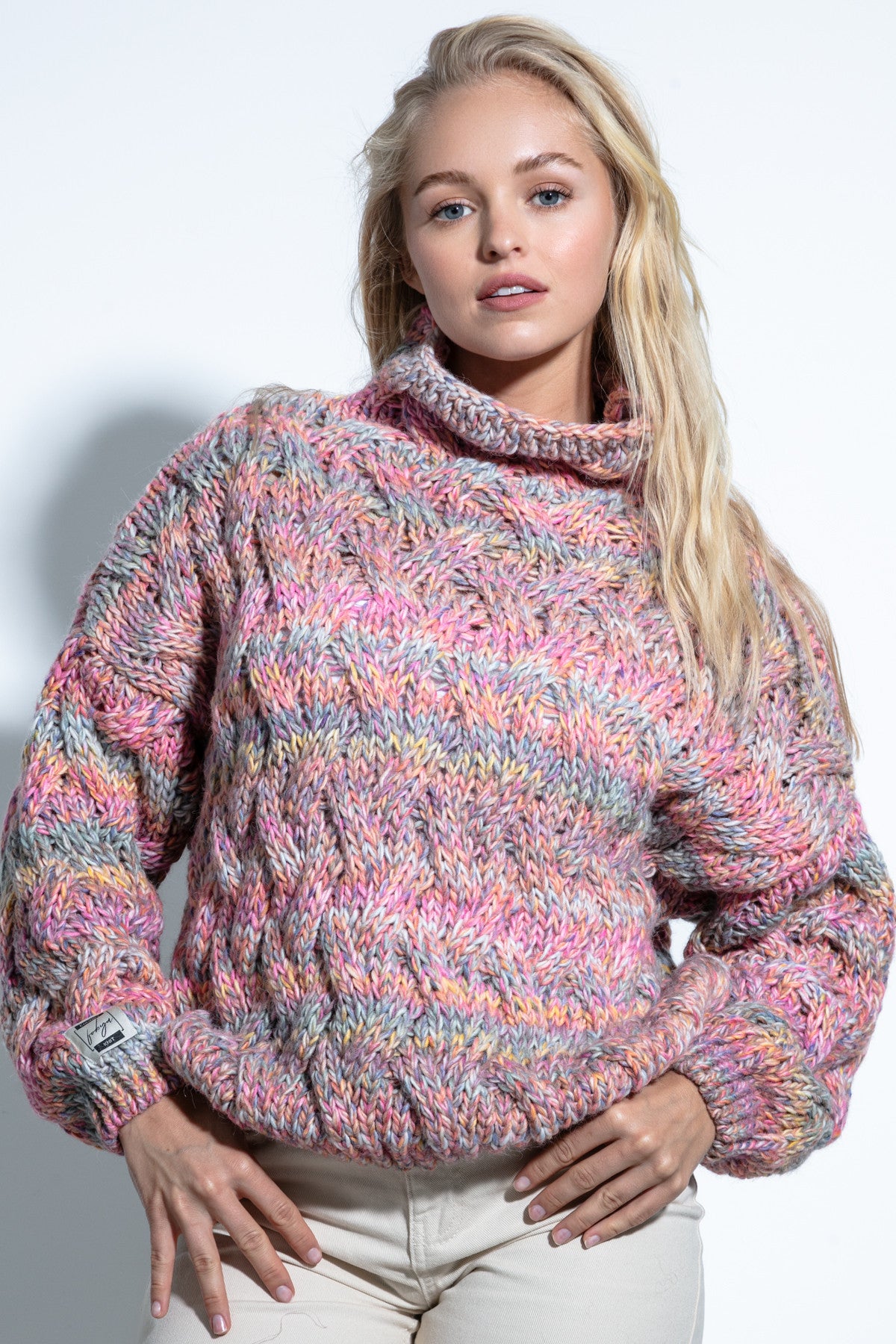 Sweter wełniany o grubym splocie różowy - 3