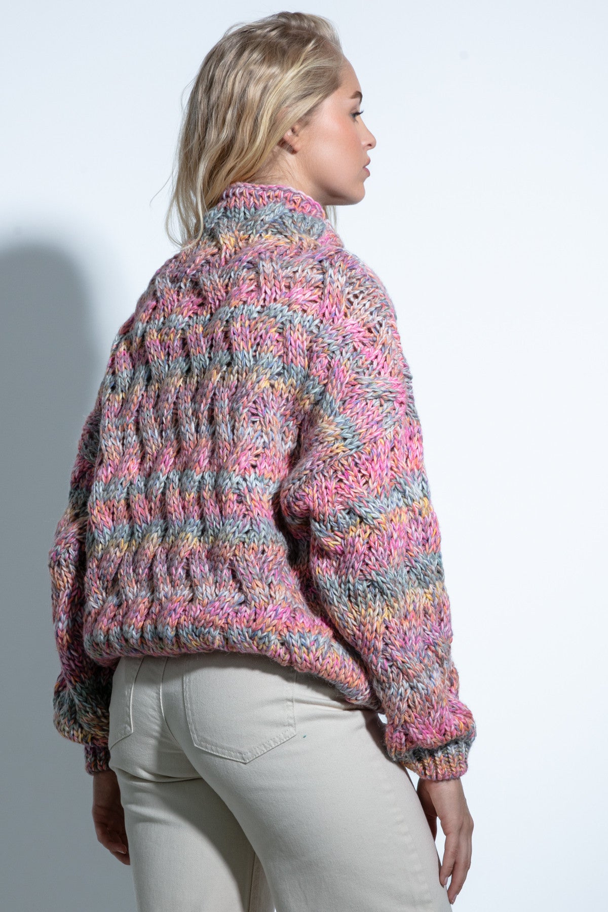 Sweter wełniany o grubym splocie różowy - 5