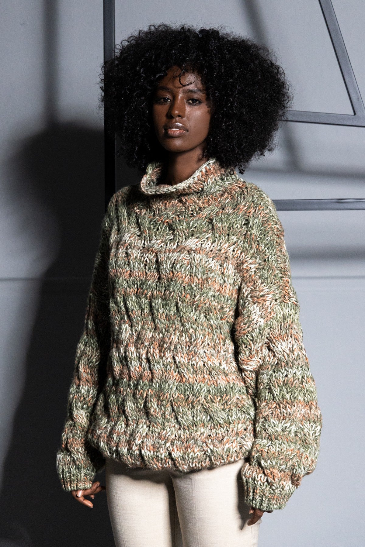 Sweter wełniany o grubym splocie zielony - 8