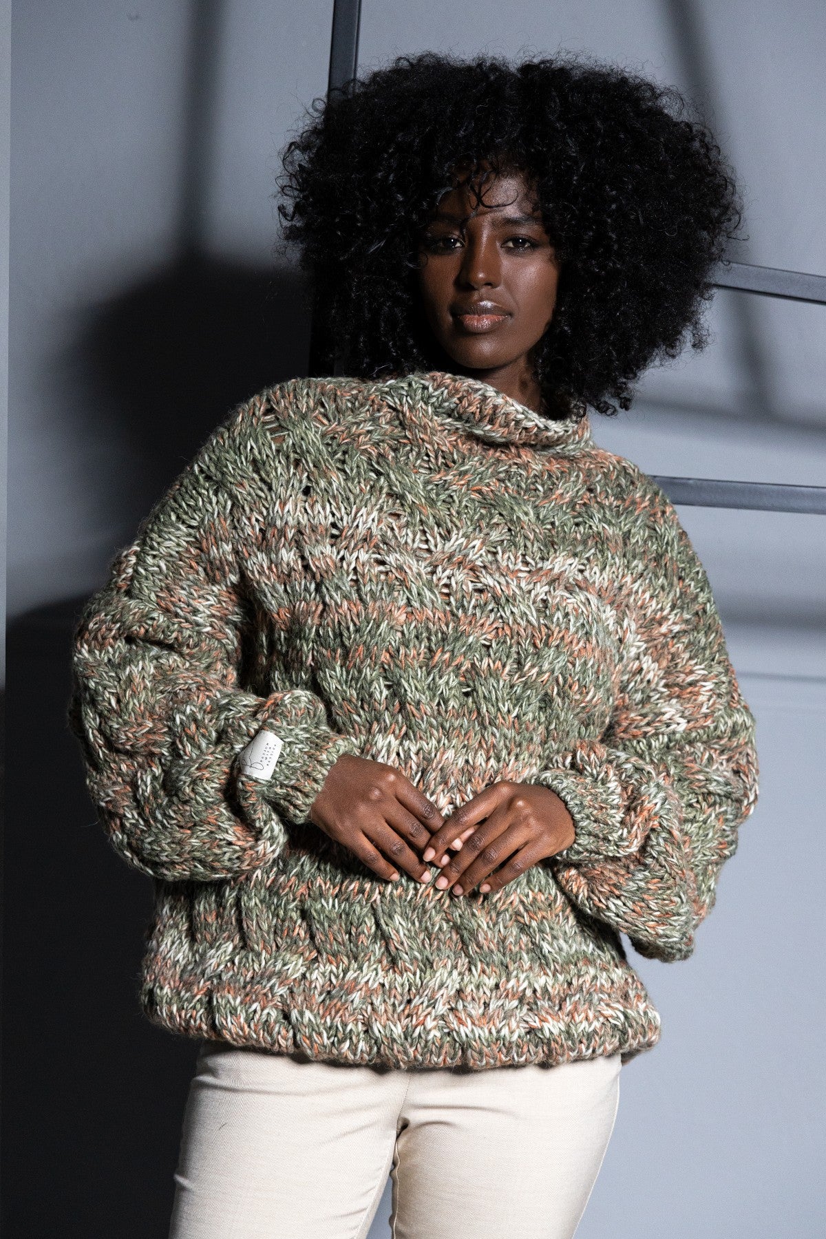 Sweter wełniany o grubym splocie zielony - 5