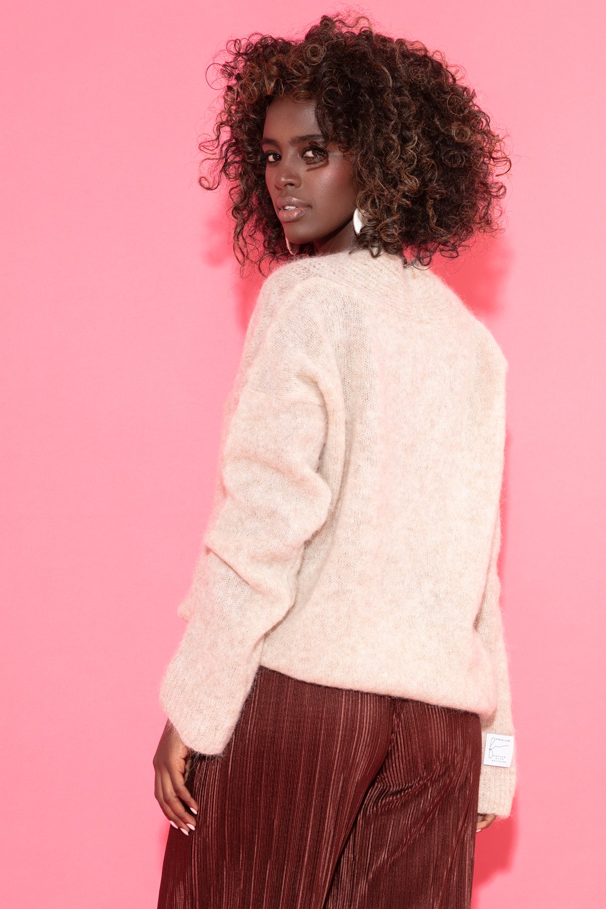 Sweter z dekoltem z wełny alpaki beżowy - 6