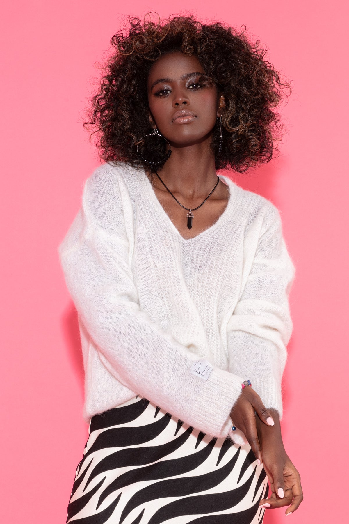 Sweter z dekoltem z wełny alpaki ecru - 9