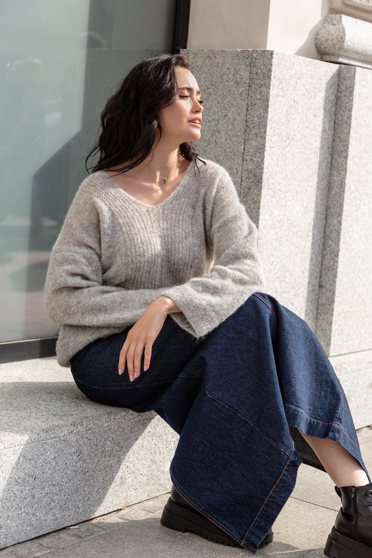 Sweter z dekoltem z wełny alpaki szary - 3