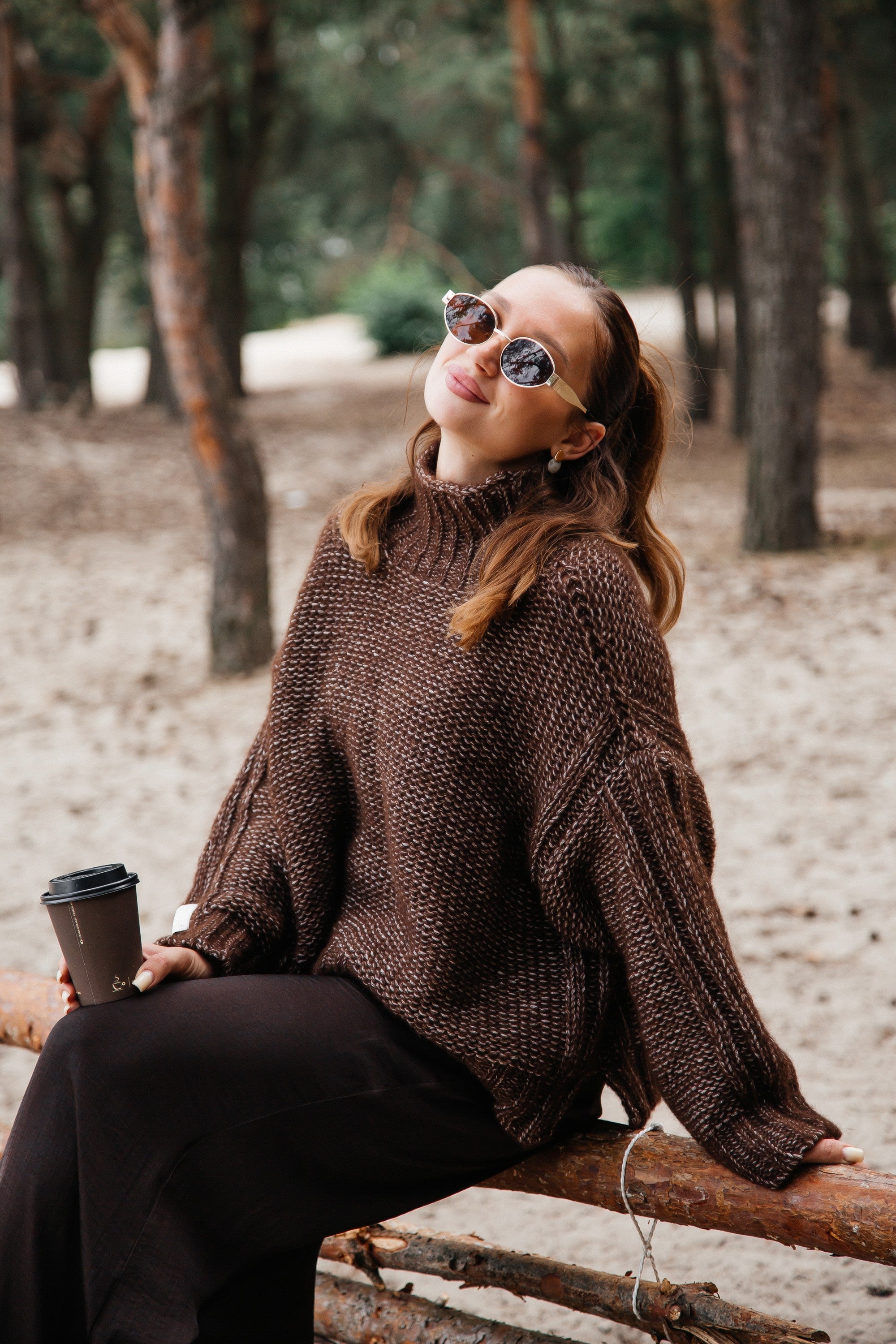 Sweter z niefarbowanej wełny alpaki i bawełny mako brązowy - 2