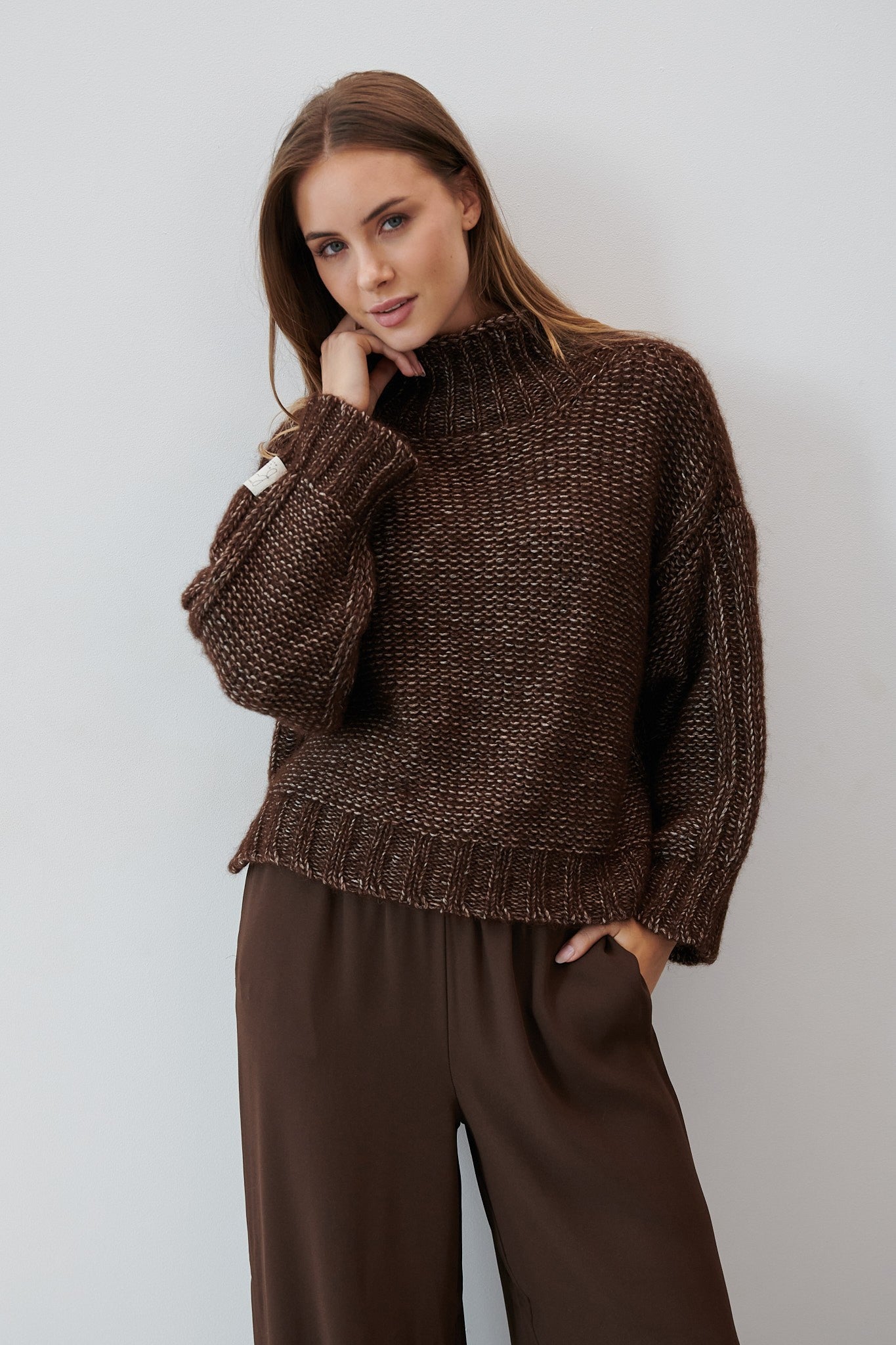 Sweter z niefarbowanej wełny alpaki i bawełny mako brązowy - 10