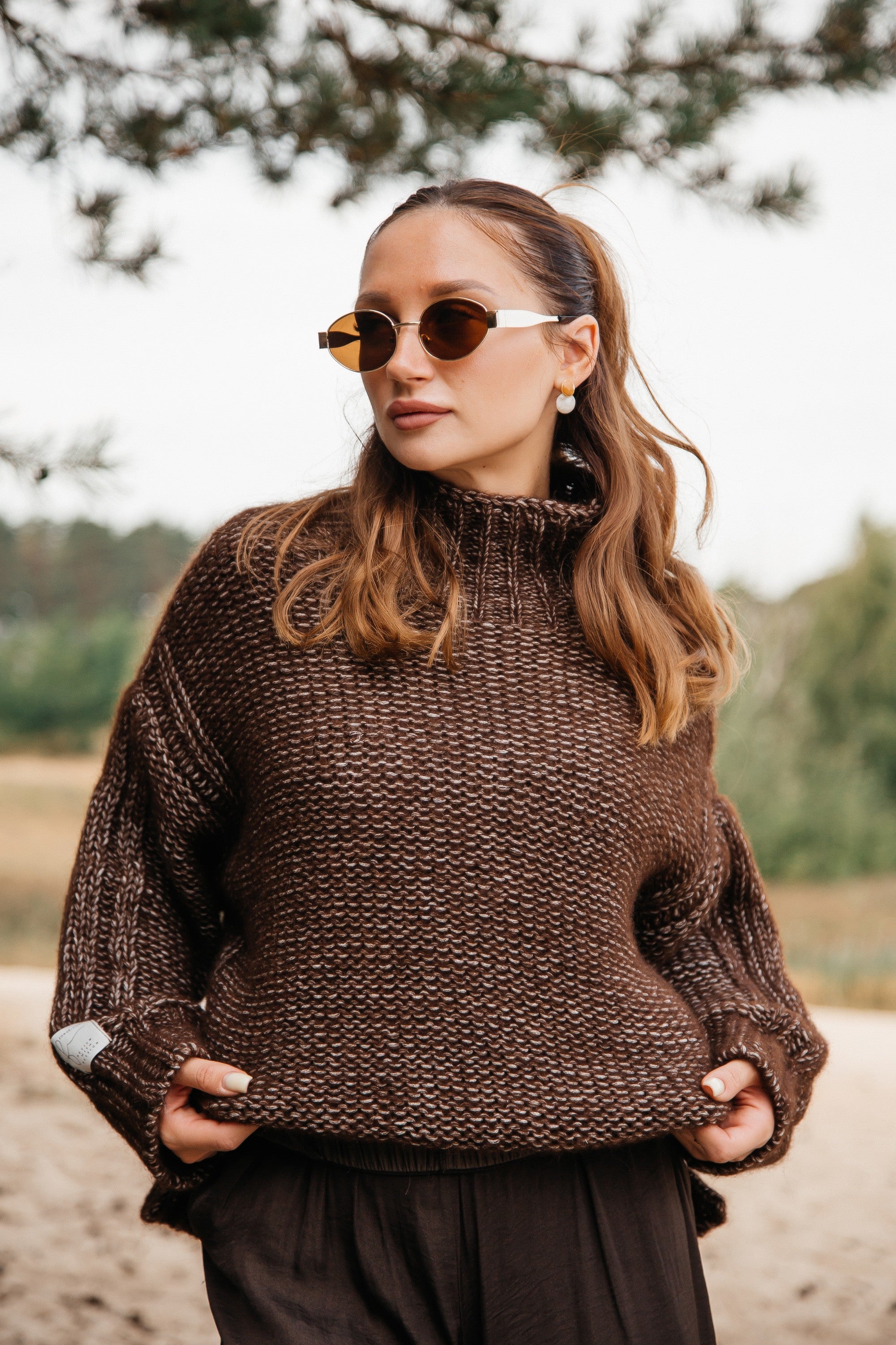 Sweter z niefarbowanej wełny alpaki i bawełny mako brązowy - 6