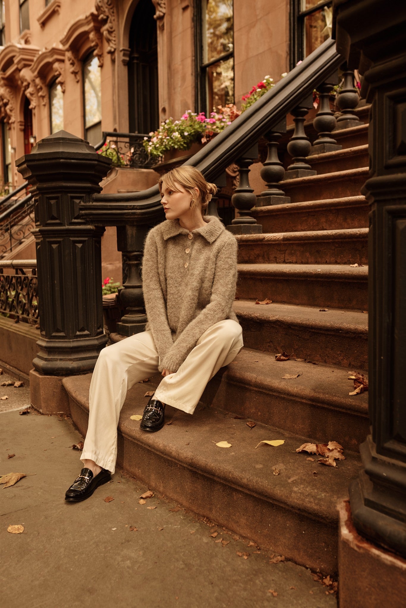 Sweter z wełny alpaki z kołnierzem Earth Embrace beżowy - 8