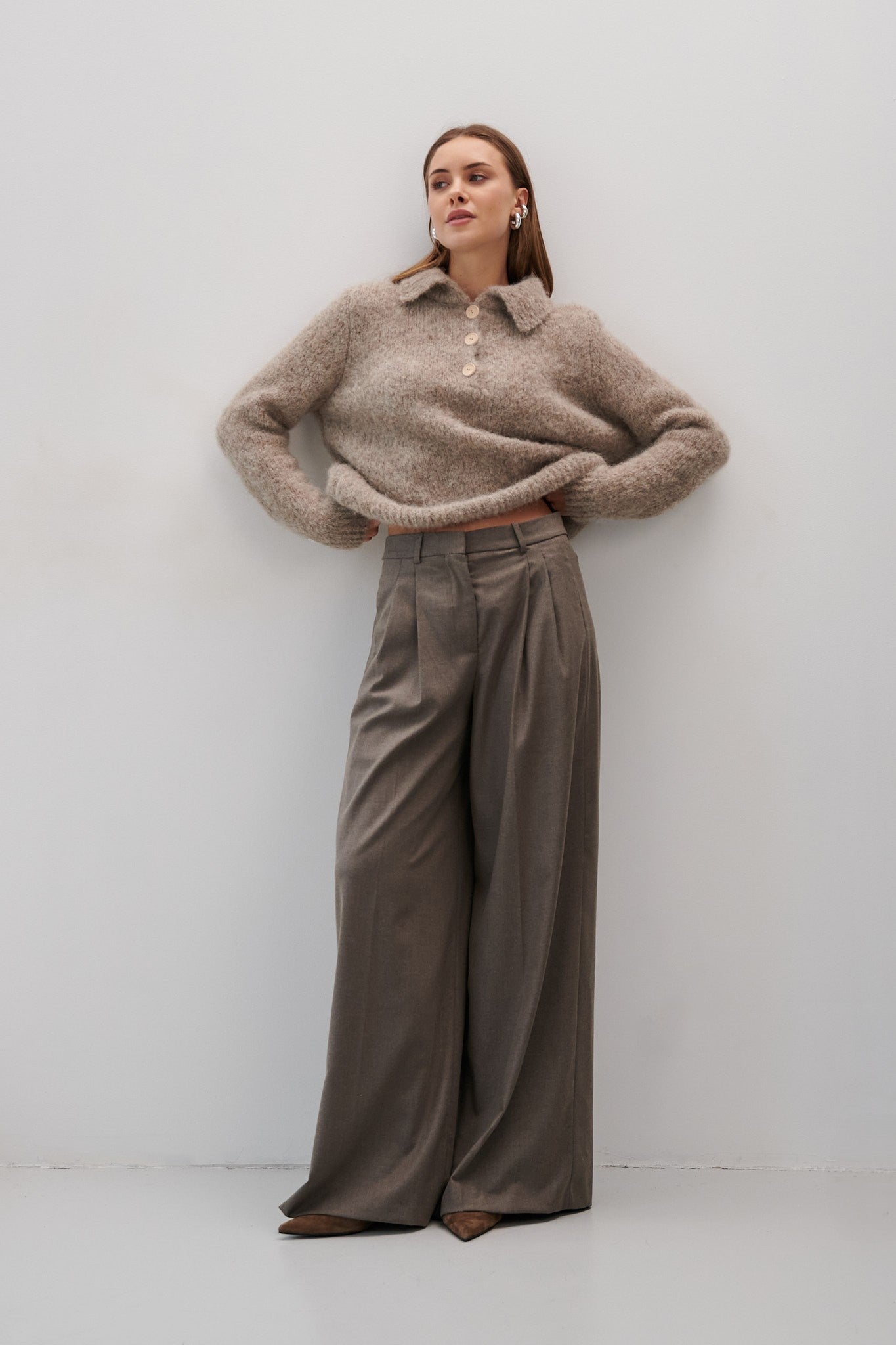 Sweter z wełny alpaki z kołnierzem Earth Embrace beżowy - 3