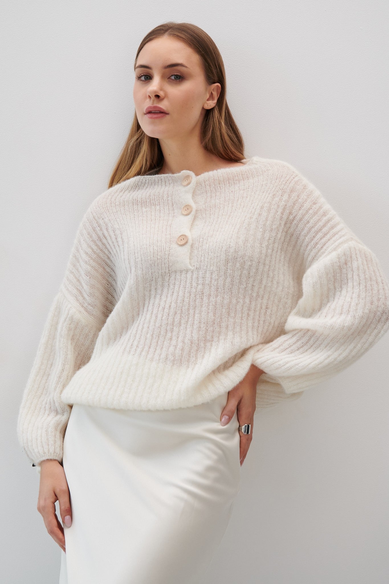 Sweter z wełny alpaki zapinany ecru - 1