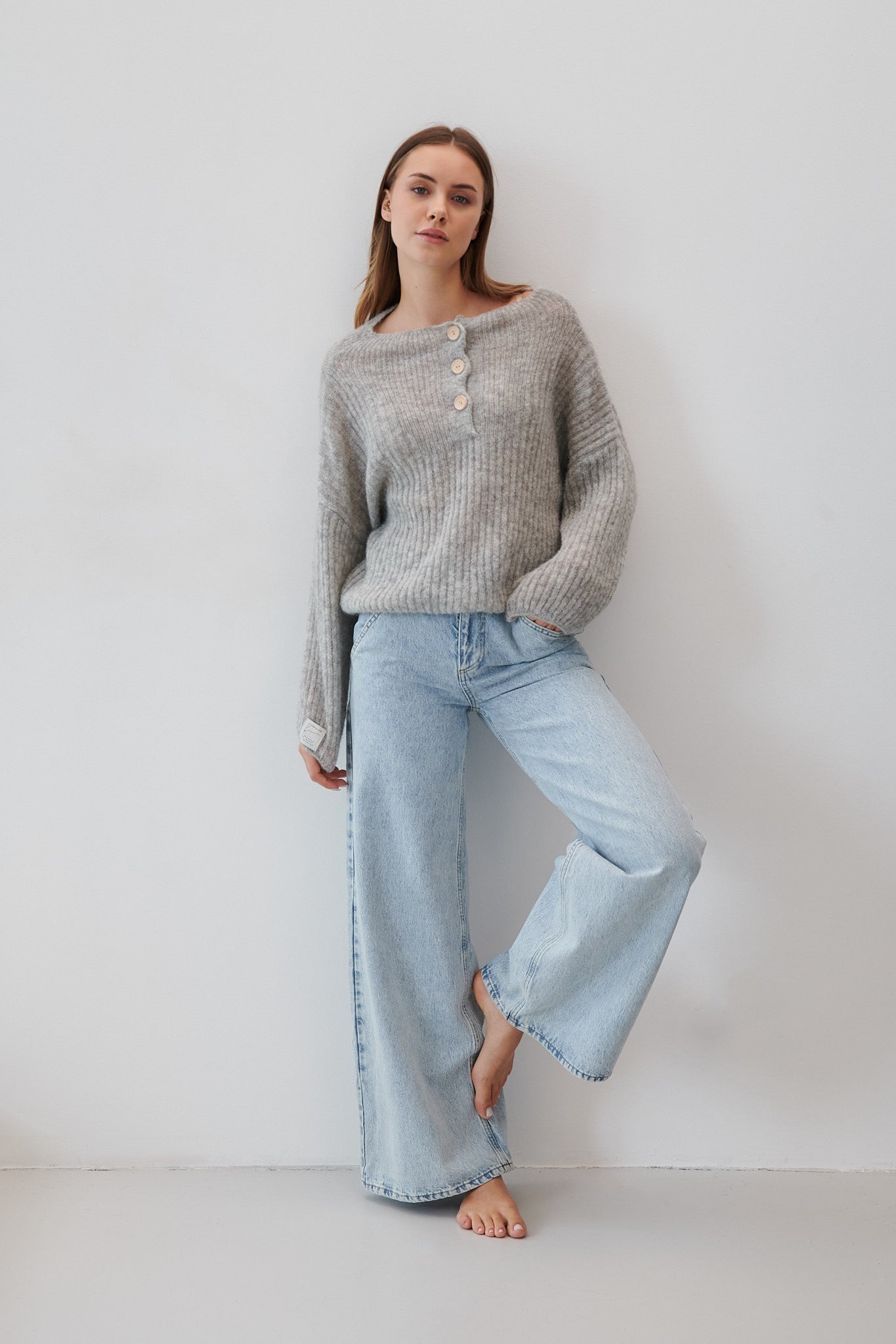 Sweter z wełny alpaki zapinany szary - 3