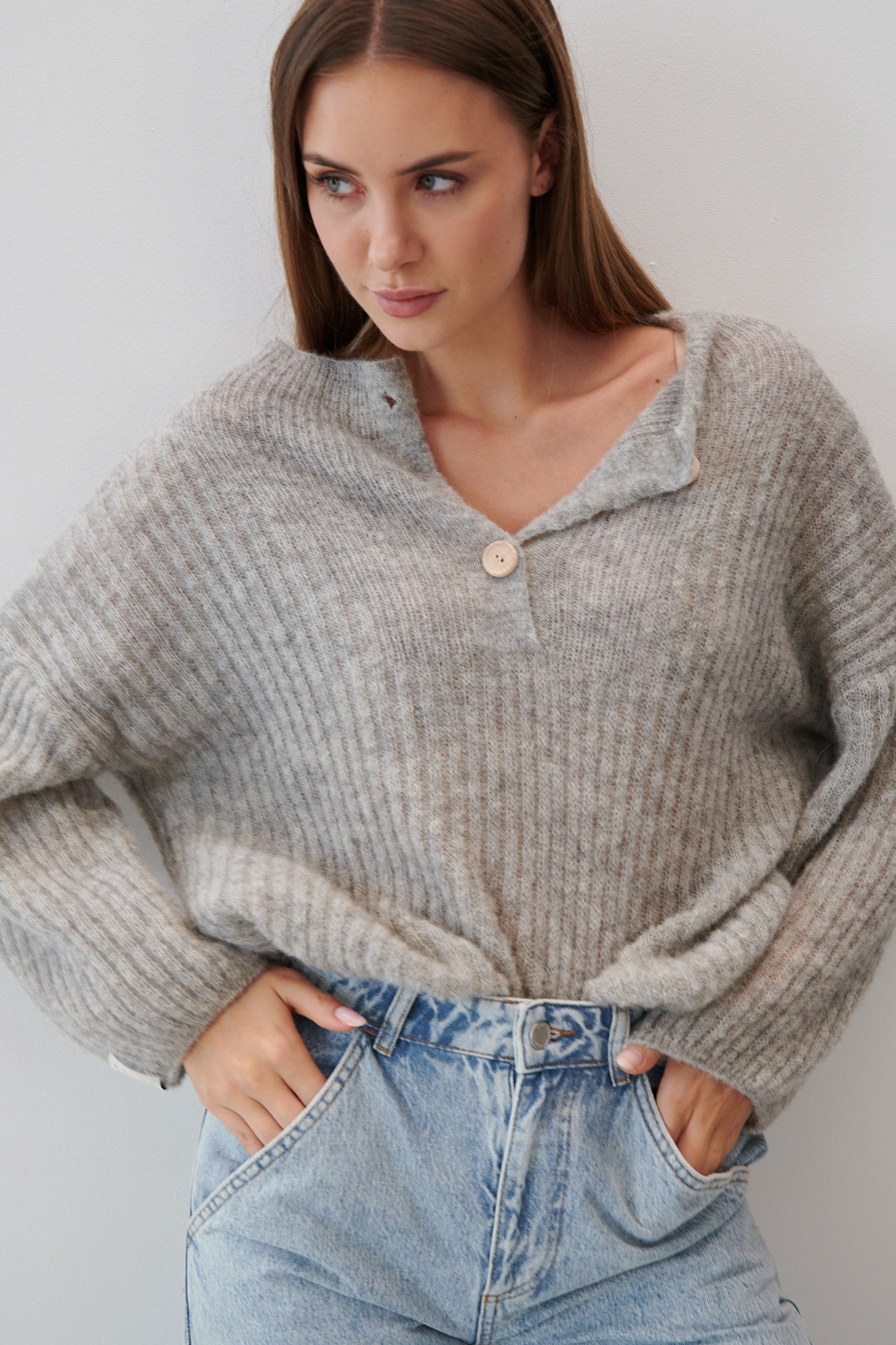 Sweter z wełny alpaki zapinany szary - 2