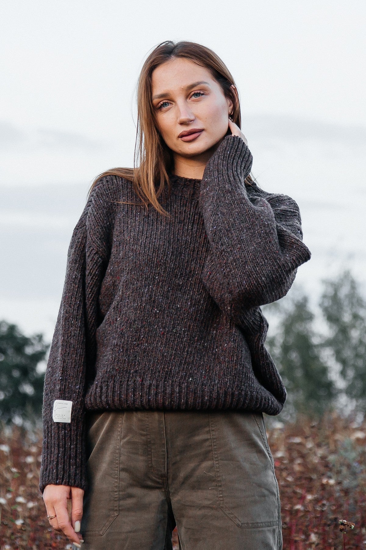 Sweter z wełny Cinnamon Bark brązowy - 4