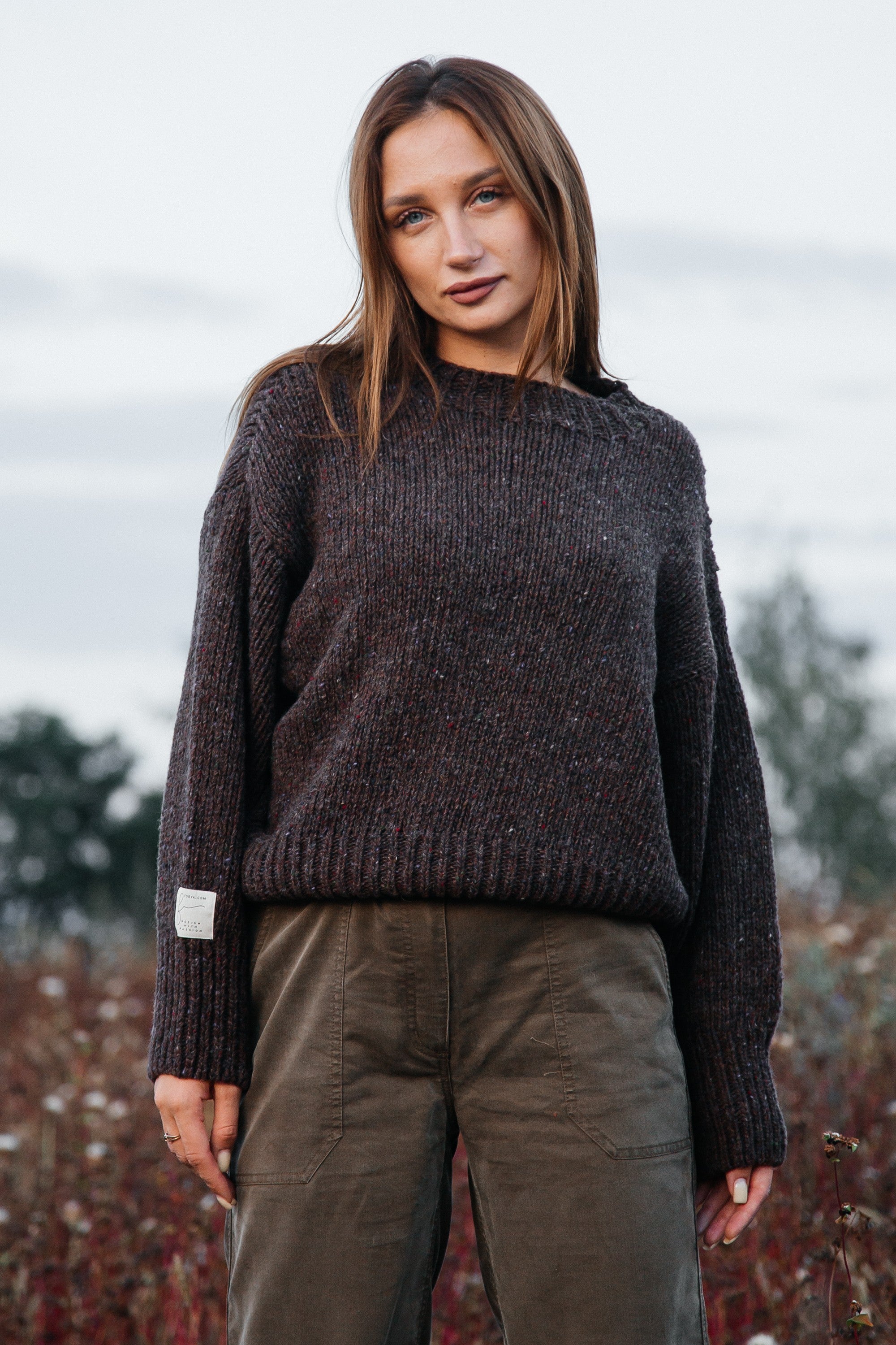 Sweter z wełny Cinnamon Bark brązowy - 1