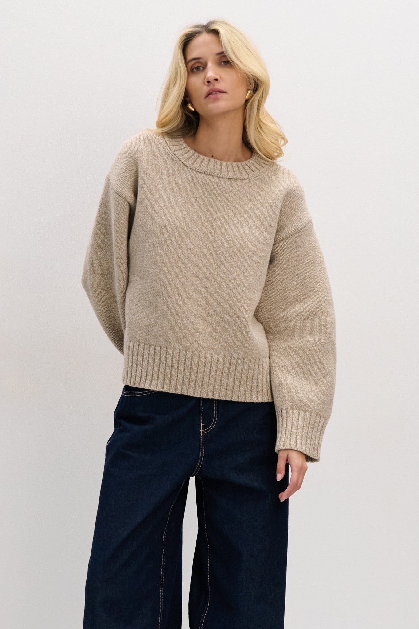 Sweter z wełny merynos o grubym splocie beżowy - 1