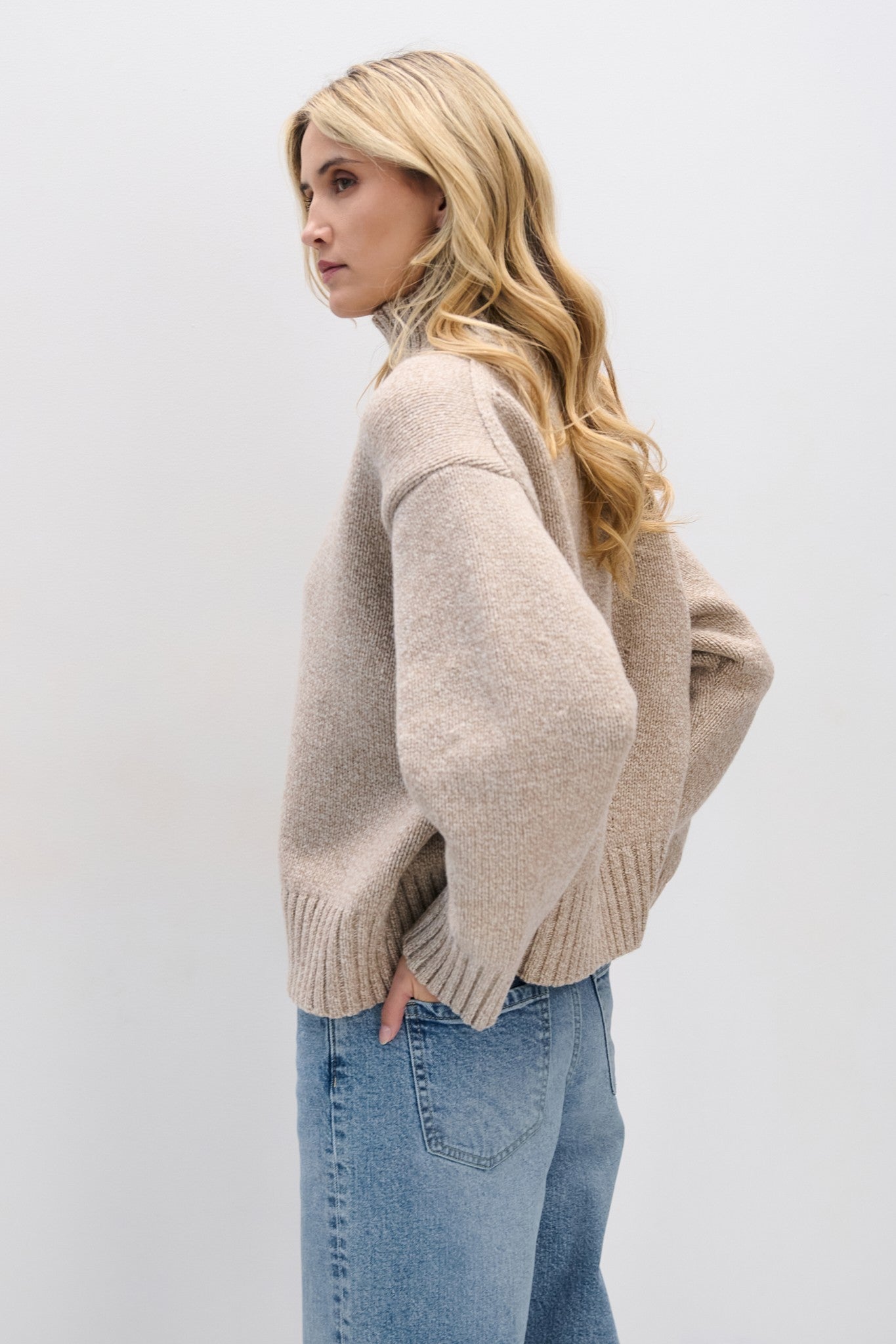 Sweter z wełny merynos o grubym splocie półgolf beżowy - 5