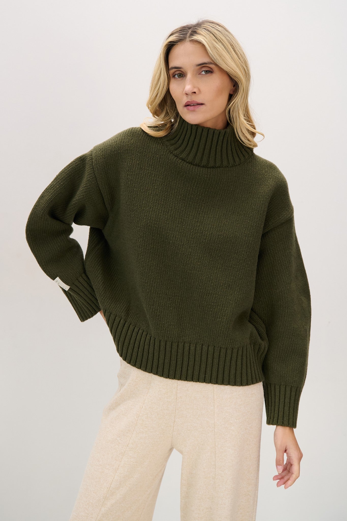 Sweter z wełny merynos o grubym splocie półgolf oliwka oliwkowy - 1