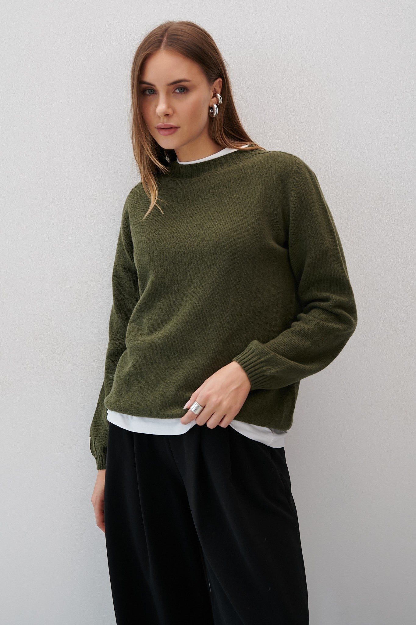 Sweter z wełny merynos oliwka oliwkowy - 1