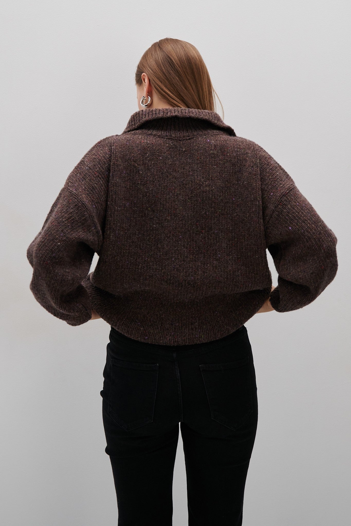 SWETER Z WEŁNY Z KOŁNIERZEM CINNAMON BARK brązowy - 4