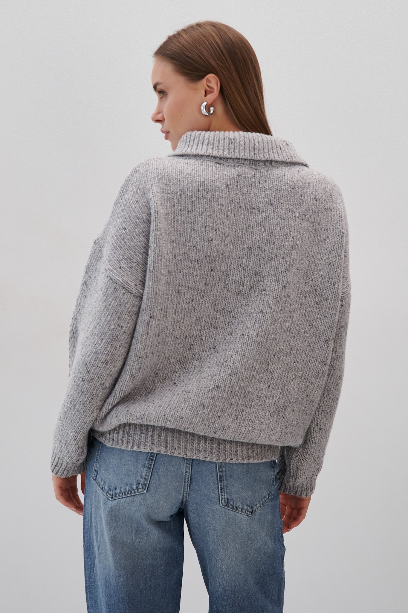 SWETER Z WEŁNY Z KOŁNIERZEM MOON ASH szary - 4