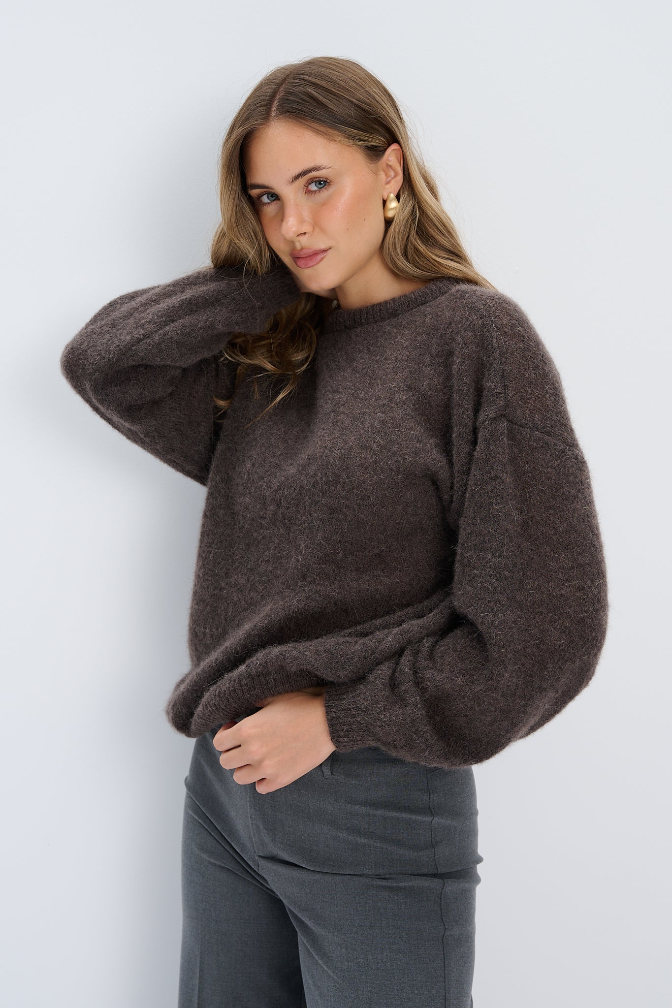 Lekki sweter z wełny alpaki Aura brązowy