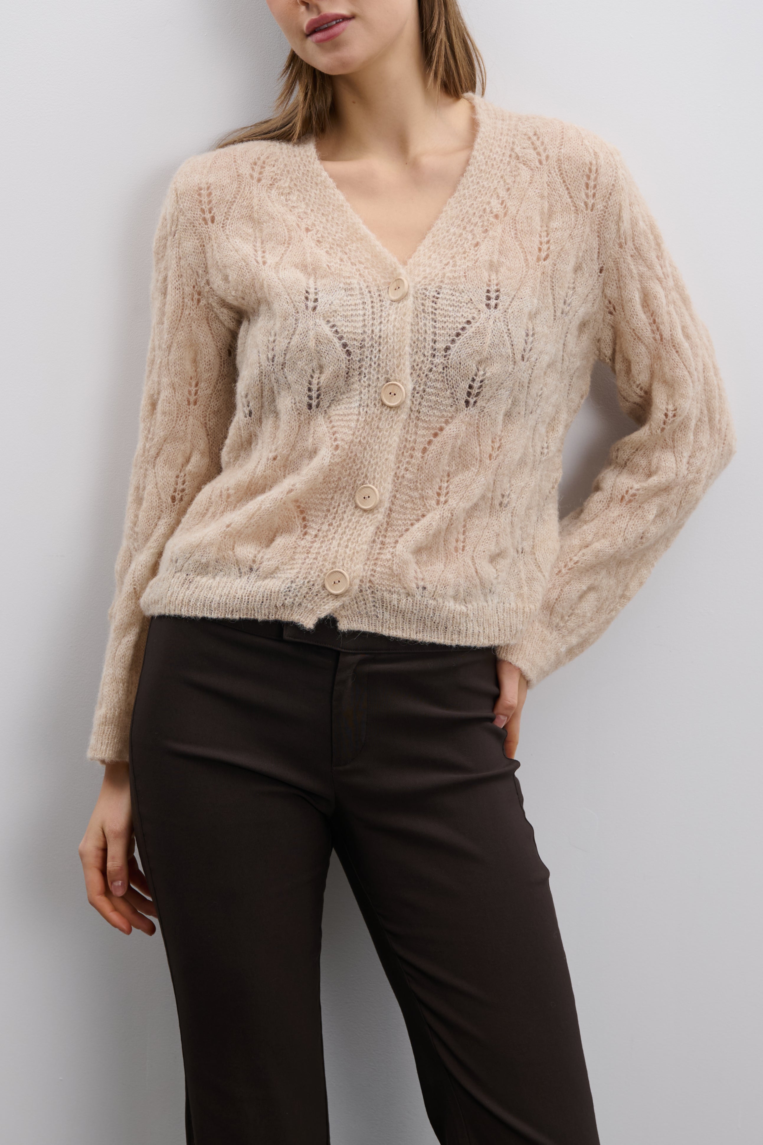 Delikatny kardigan mgiełka z wełny alpaki beżowy