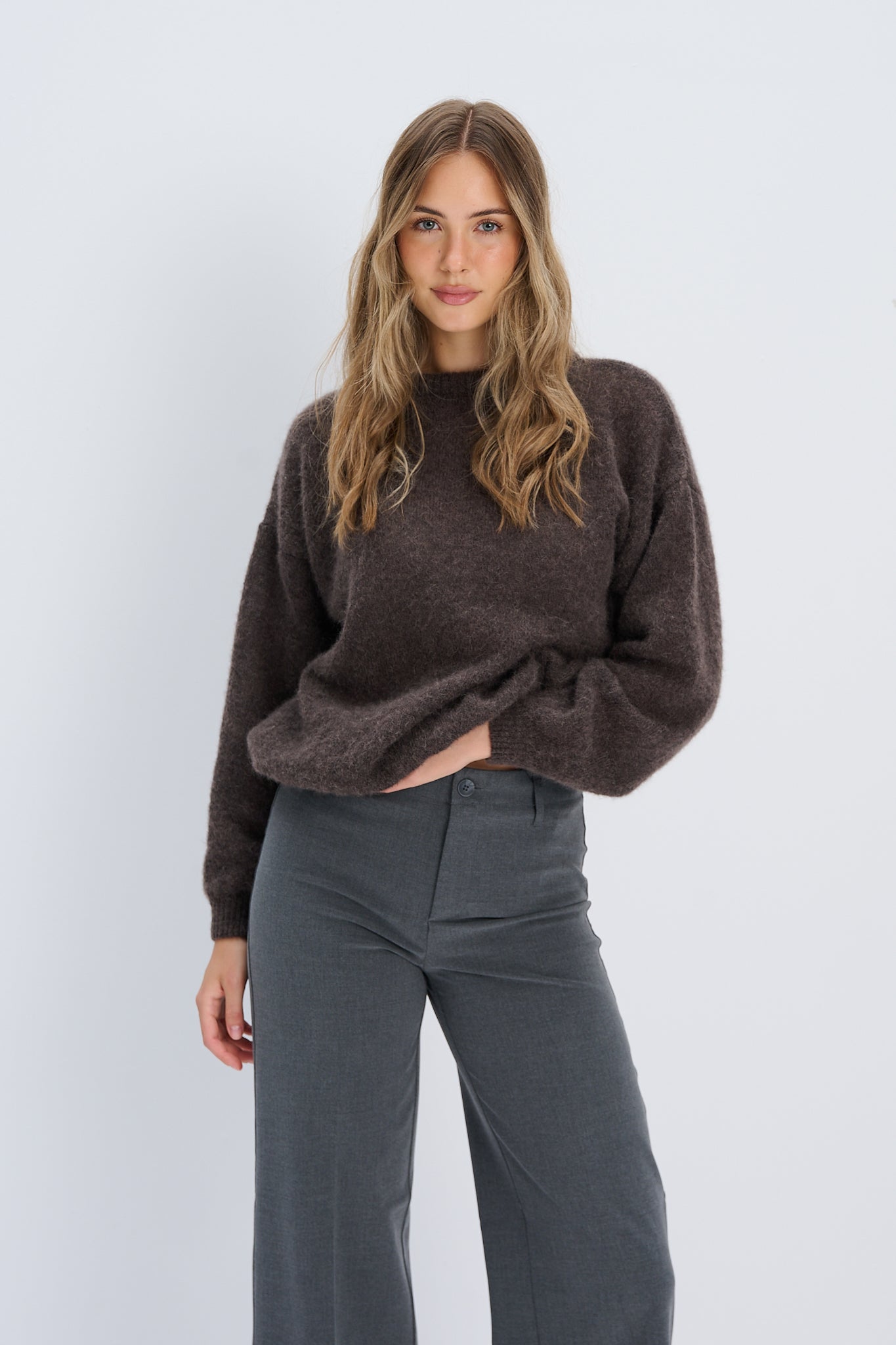 Lekki sweter z wełny alpaki Aura brązowy