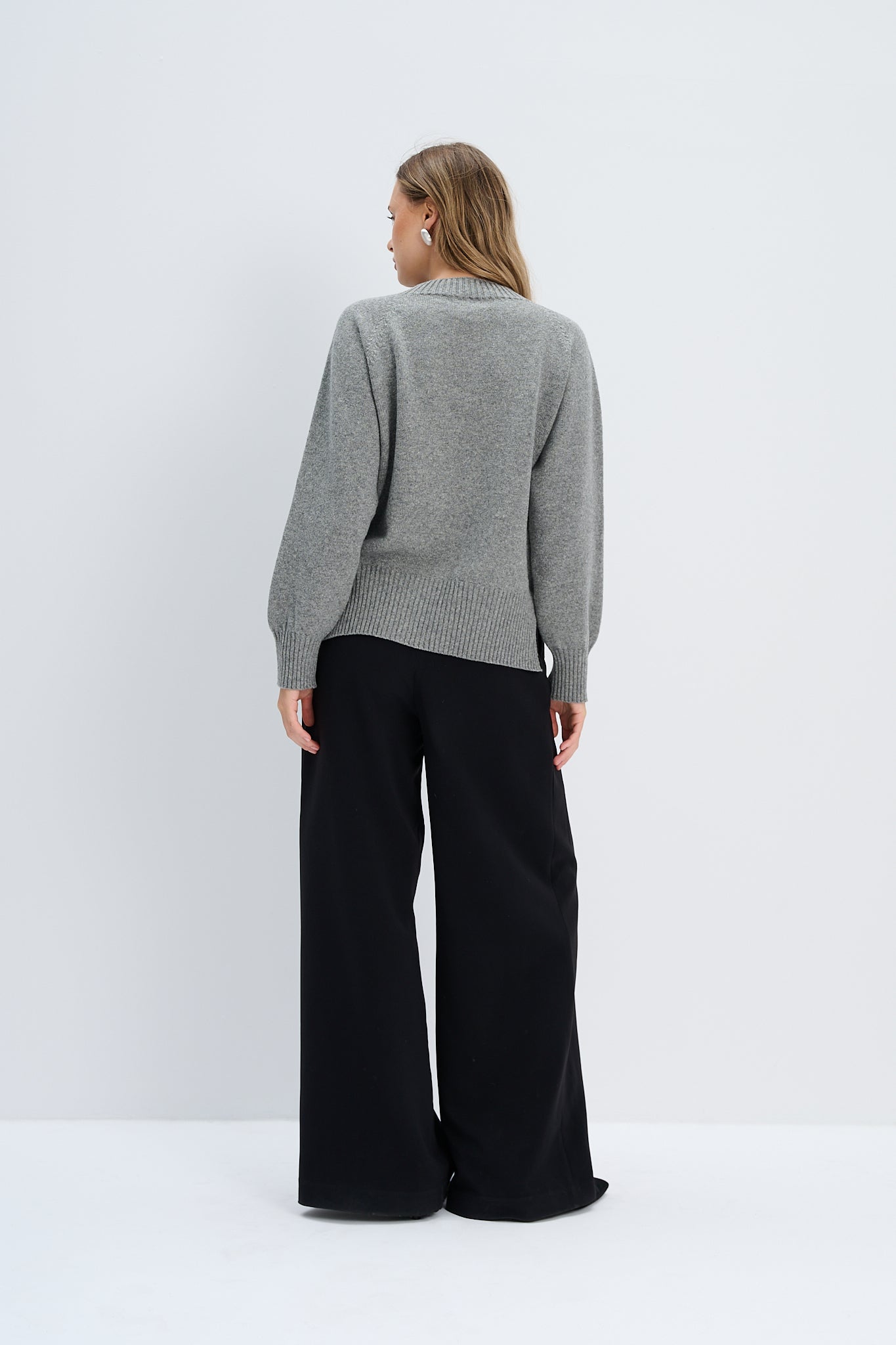 Sweter z wełny merynos Mellow szary